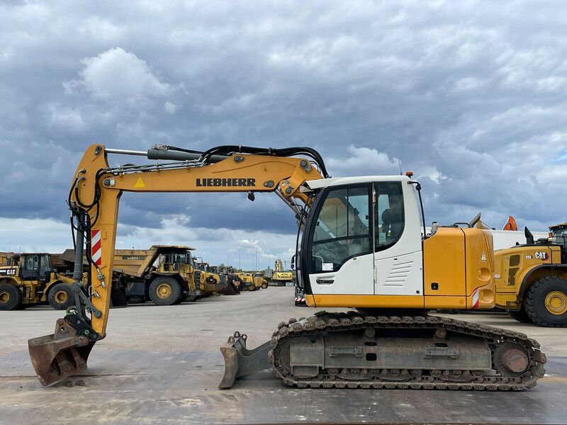 Liebherr R914 Compact Litronic - Гусеничный экскаватор: фото 1 Liebherr R914 Compact Litronic - Гусеничный экскаватор: фото 1