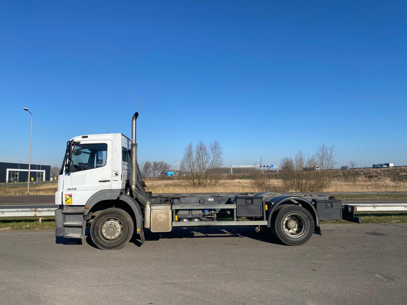 MERCEDESBENZ AXOR 1829 4x2 chassis cab - Грузовик-шасси: фото 3 MERCEDESBENZ AXOR 1829 4x2 chassis cab - Грузовик-шасси: фото 3