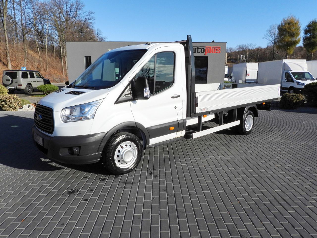 Малотоннажный бортовой грузовик FORD TRANSIT STAKE BODY 8 PALLETS TWIN WHEELS AIR CONDITIONING  155HP: фото 17
