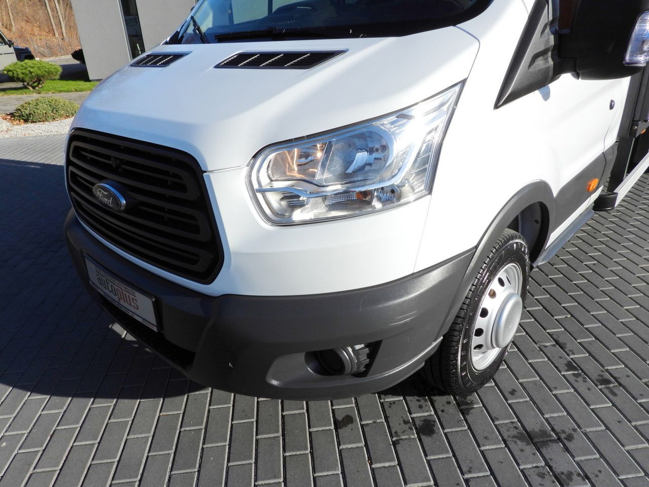 Малотоннажный бортовой грузовик FORD TRANSIT STAKE BODY 8 PALLETS TWIN WHEELS AIR CONDITIONING  155HP: фото 18