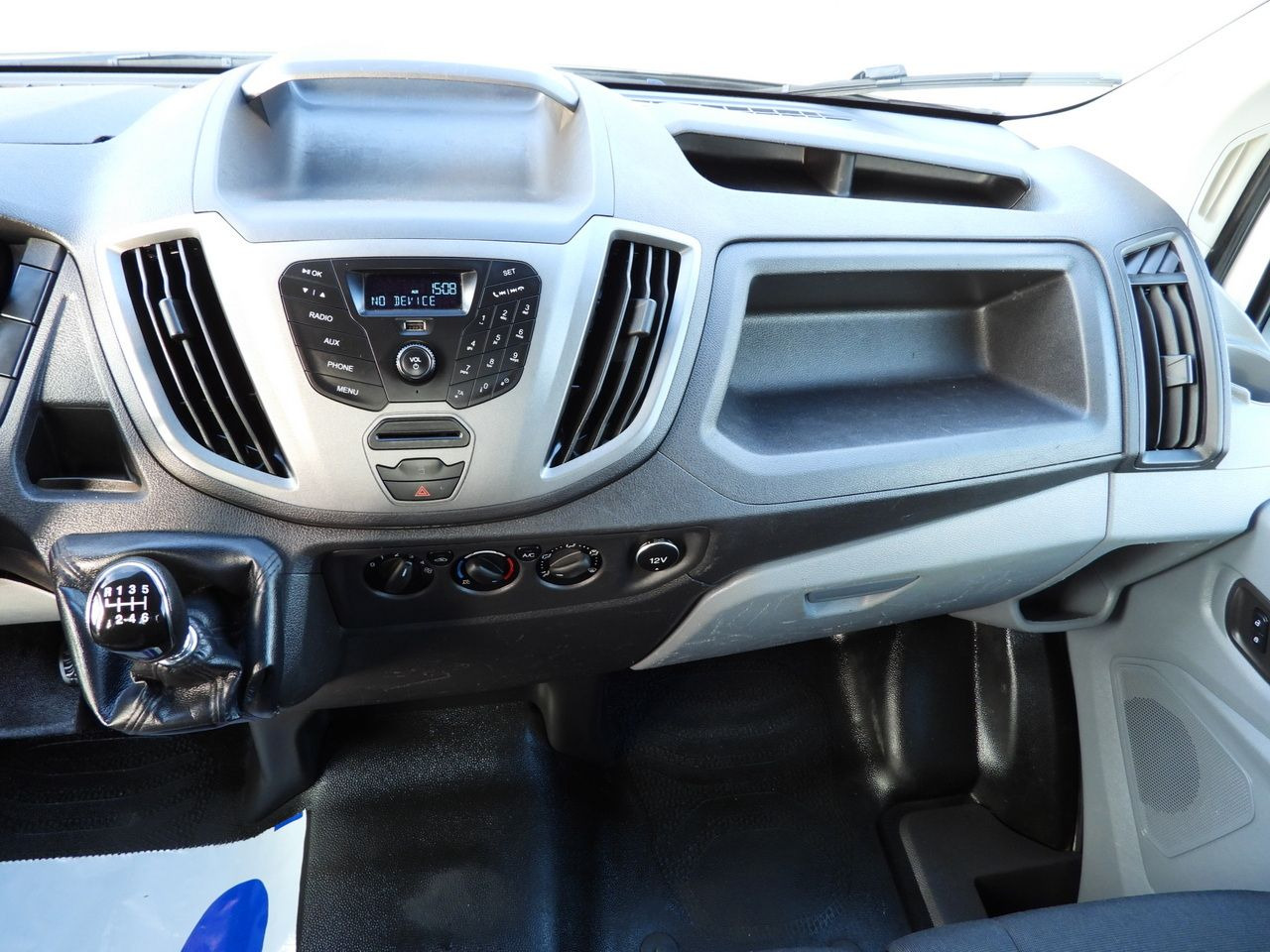 Малотоннажный бортовой грузовик FORD TRANSIT STAKE BODY 8 PALLETS TWIN WHEELS AIR CONDITIONING  155HP: фото 30