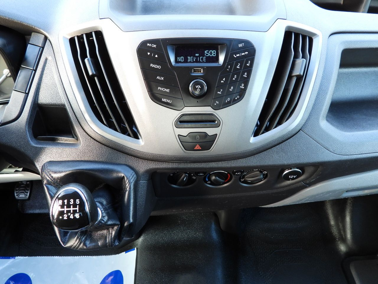 Малотоннажный бортовой грузовик FORD TRANSIT STAKE BODY 8 PALLETS TWIN WHEELS AIR CONDITIONING  155HP: фото 31