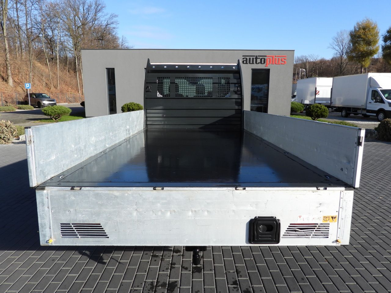 Малотоннажный бортовой грузовик FORD TRANSIT STAKE BODY 8 PALLETS TWIN WHEELS AIR CONDITIONING  155HP: фото 11