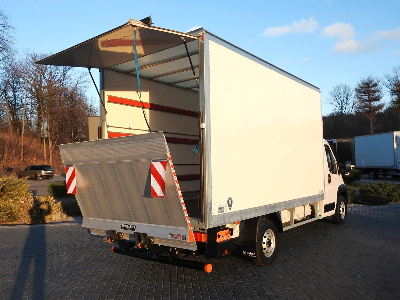 Fiat DUCATO KOFFER AUFZUG 8 PALETTEN TEMPOMAT - Малотоннажный фургон: фото 3 Fiat DUCATO KOFFER AUFZUG 8 PALETTEN TEMPOMAT - Малотоннажный фургон: фото 3