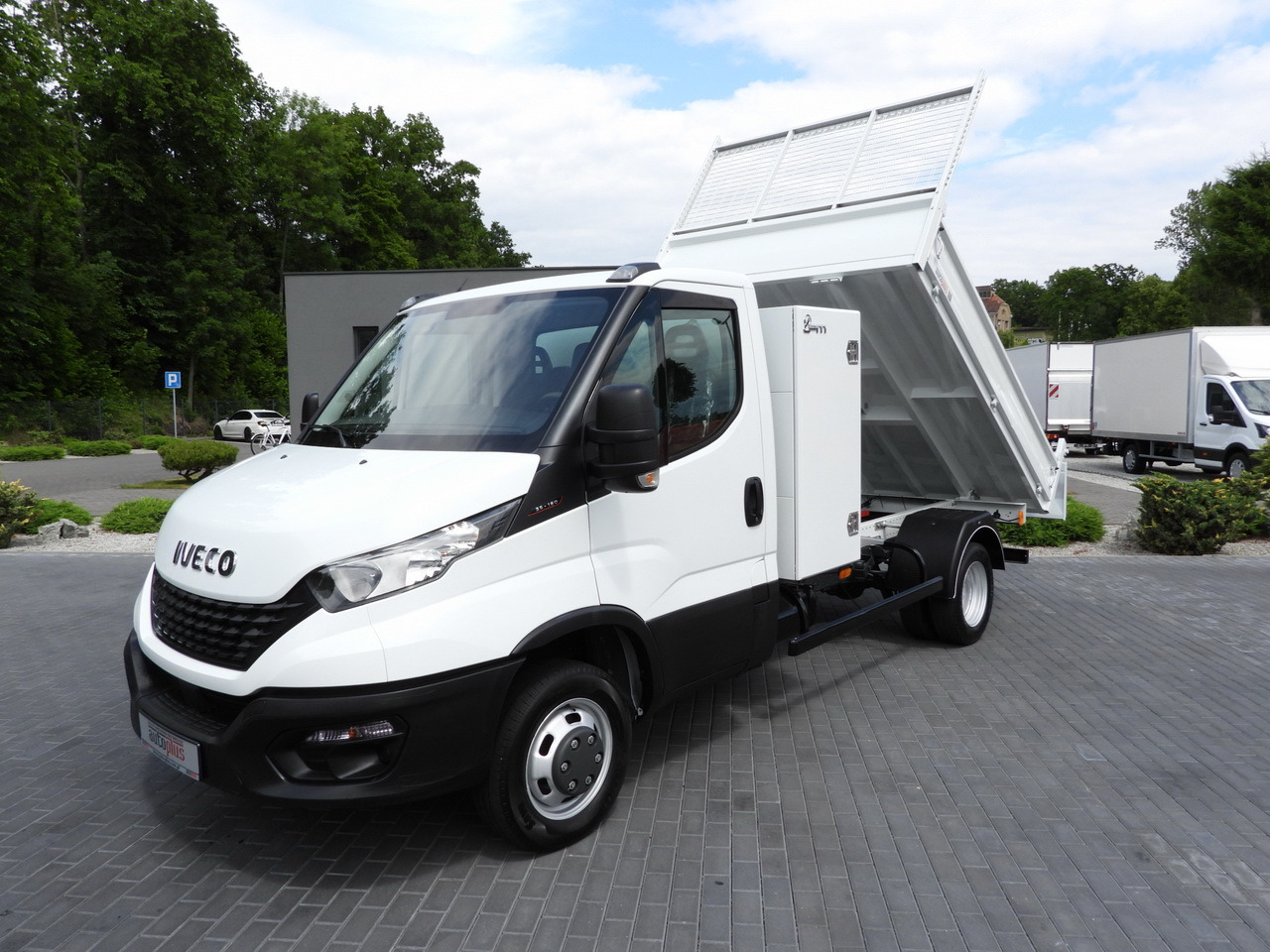 Малотоннажный самосвал IVECO DAILY 35C16 TIPPER CRUISE CONTROL TWIN WHEELS AIR CONDITIONING  160HP: фото 17