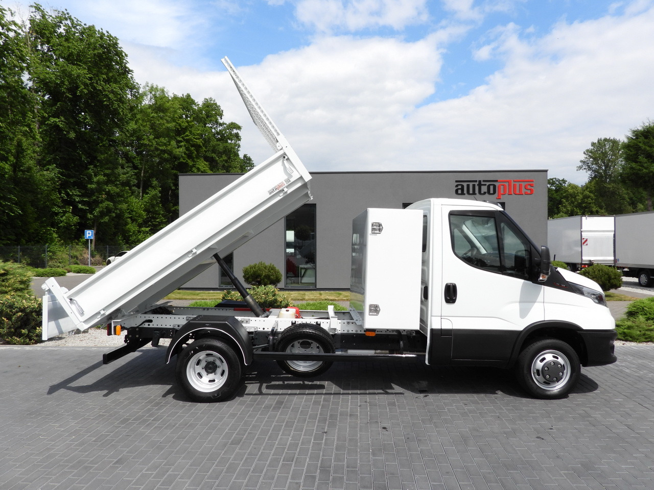 Малотоннажный самосвал IVECO DAILY 35C16 TIPPER CRUISE CONTROL TWIN WHEELS AIR CONDITIONING  160HP: фото 7