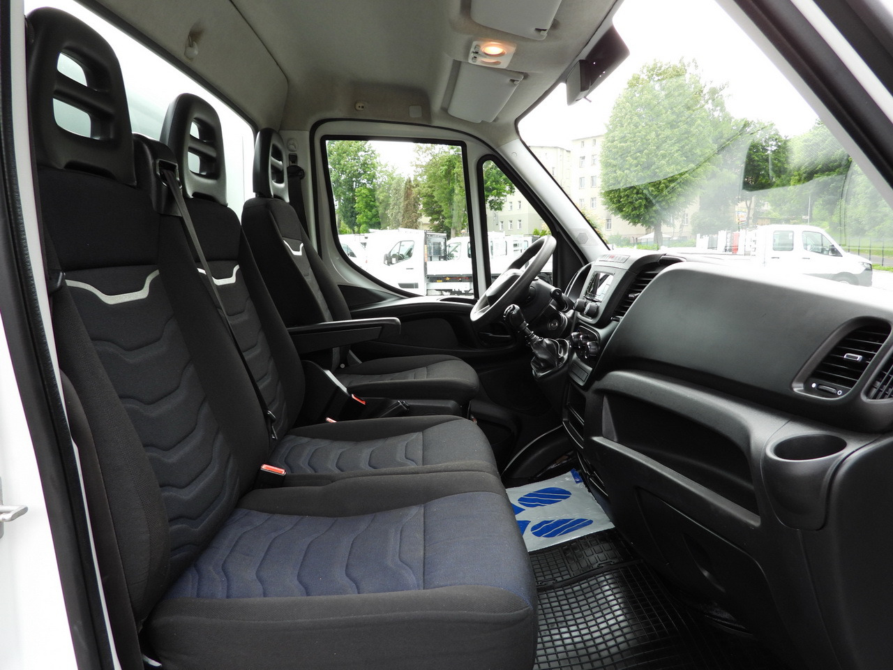 Малотоннажный самосвал IVECO DAILY 35C16 TIPPER CRUISE CONTROL TWIN WHEELS AIR CONDITIONING  160HP: фото 37