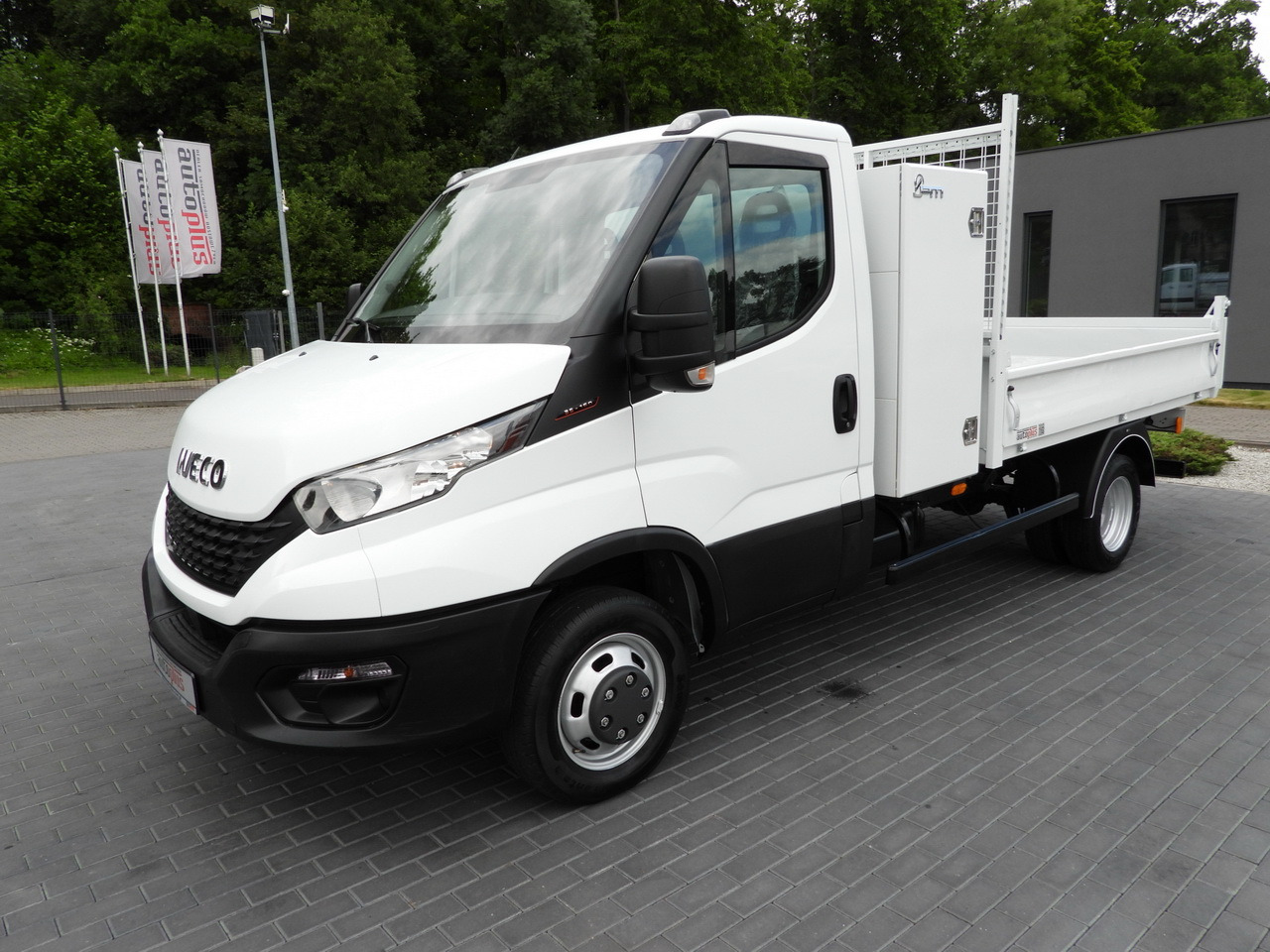 Малотоннажный самосвал IVECO DAILY 35C16 TIPPER CRUISE CONTROL TWIN WHEELS AIR CONDITIONING  160HP: фото 6