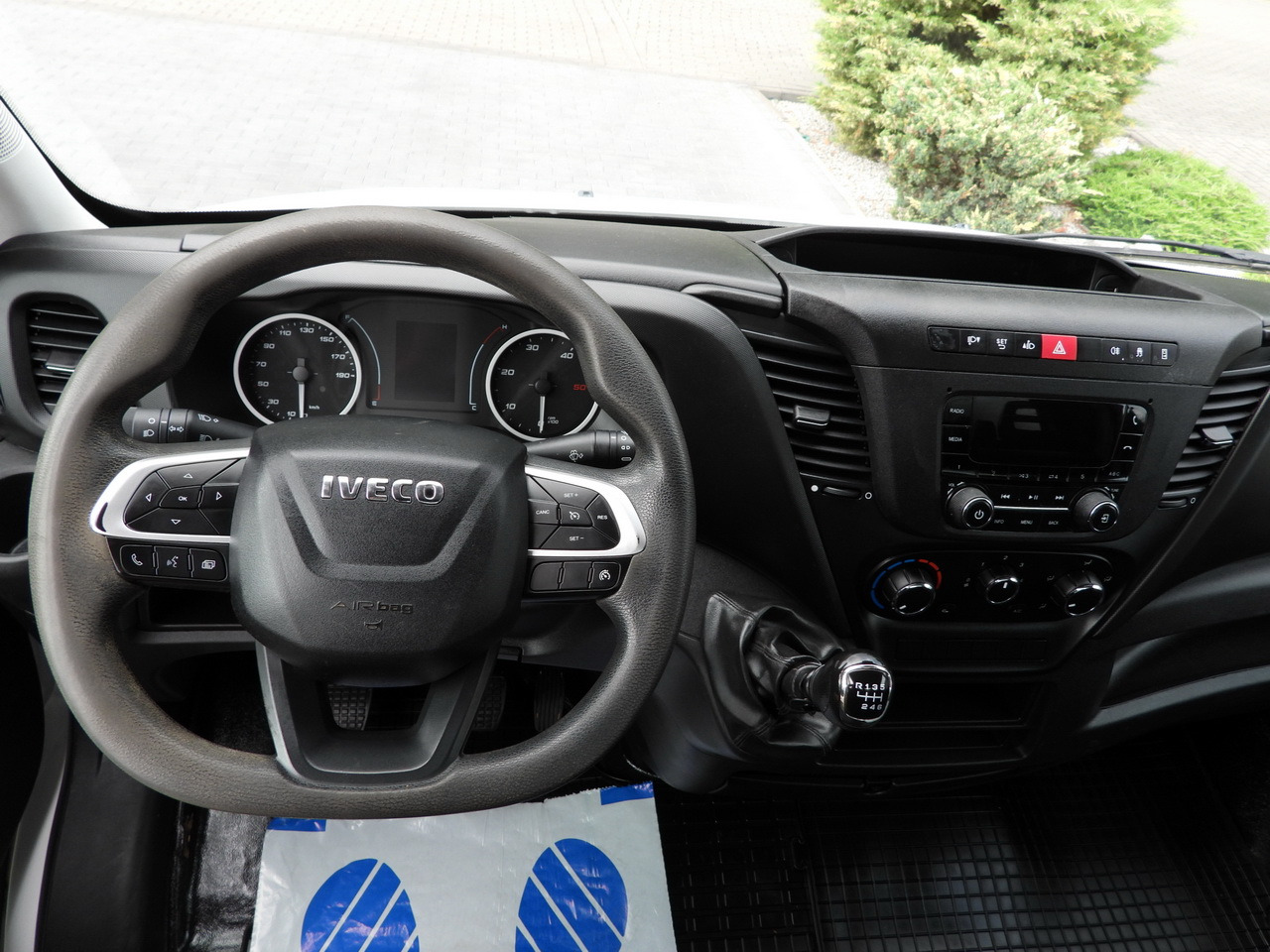 Малотоннажный самосвал IVECO DAILY 35C16 TIPPER CRUISE CONTROL TWIN WHEELS AIR CONDITIONING  160HP: фото 28