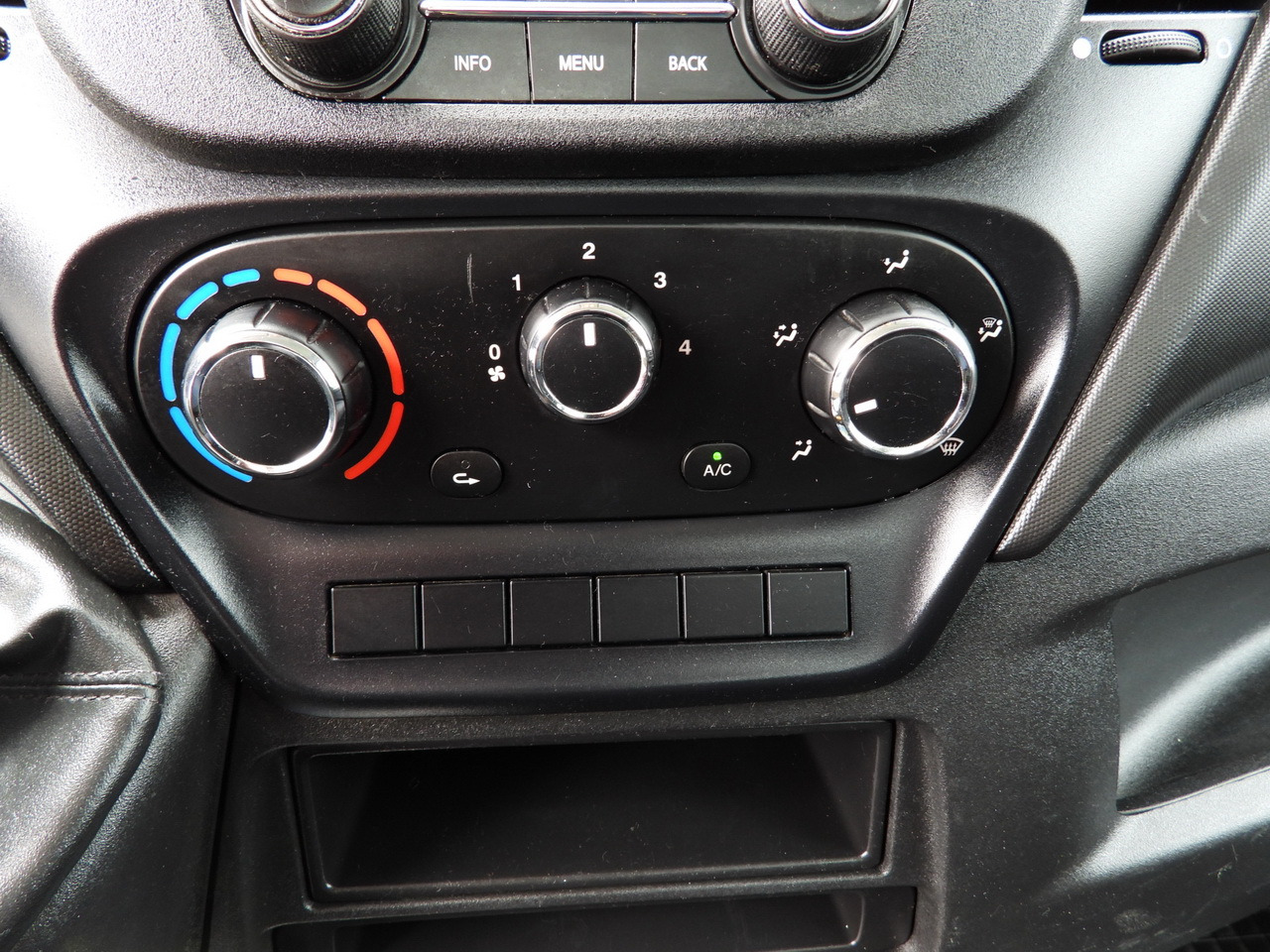 Малотоннажный самосвал IVECO DAILY 35C16 TIPPER CRUISE CONTROL TWIN WHEELS AIR CONDITIONING  160HP: фото 33
