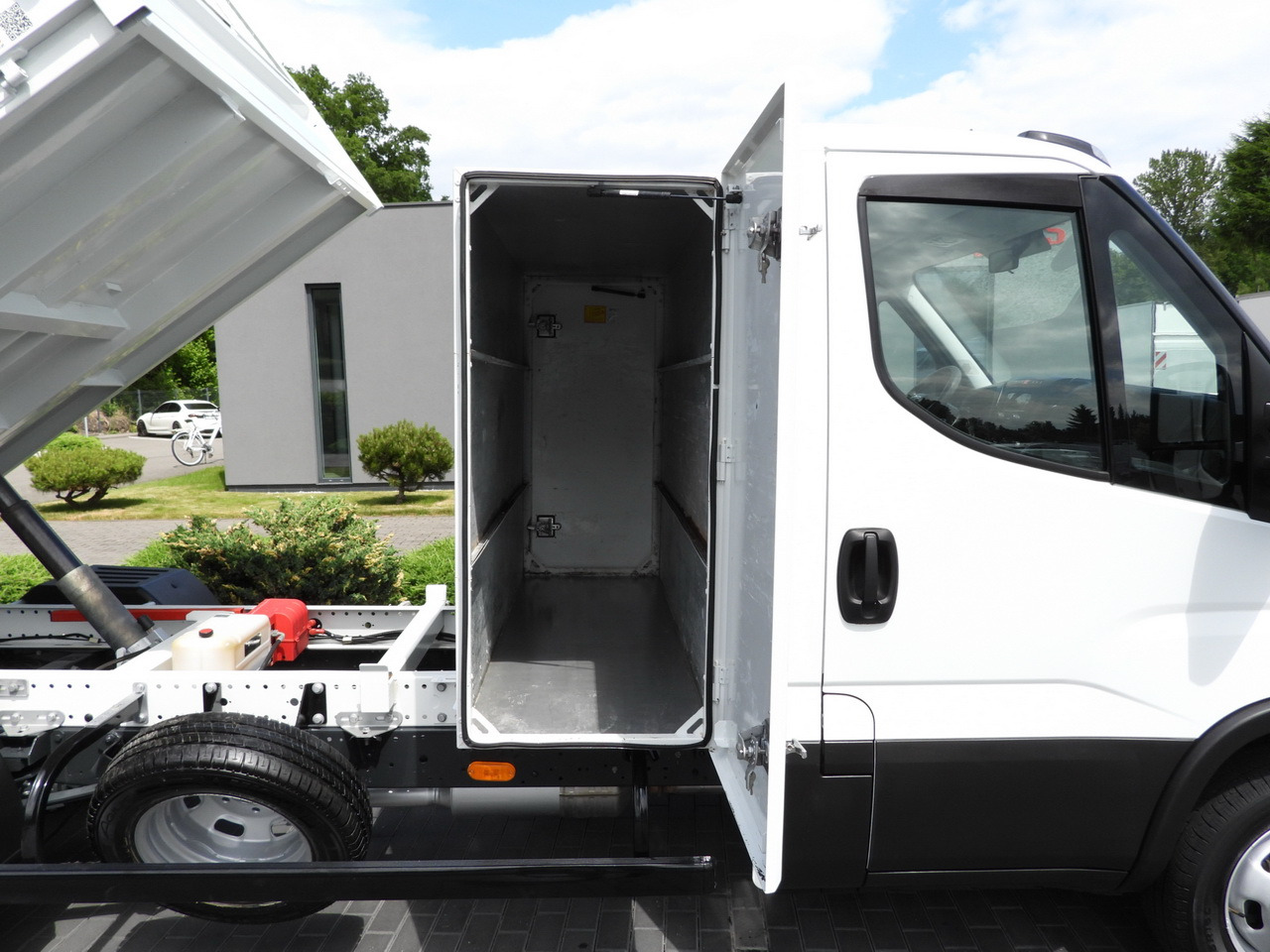 Малотоннажный самосвал IVECO DAILY 35C16 TIPPER CRUISE CONTROL TWIN WHEELS AIR CONDITIONING  160HP: фото 21