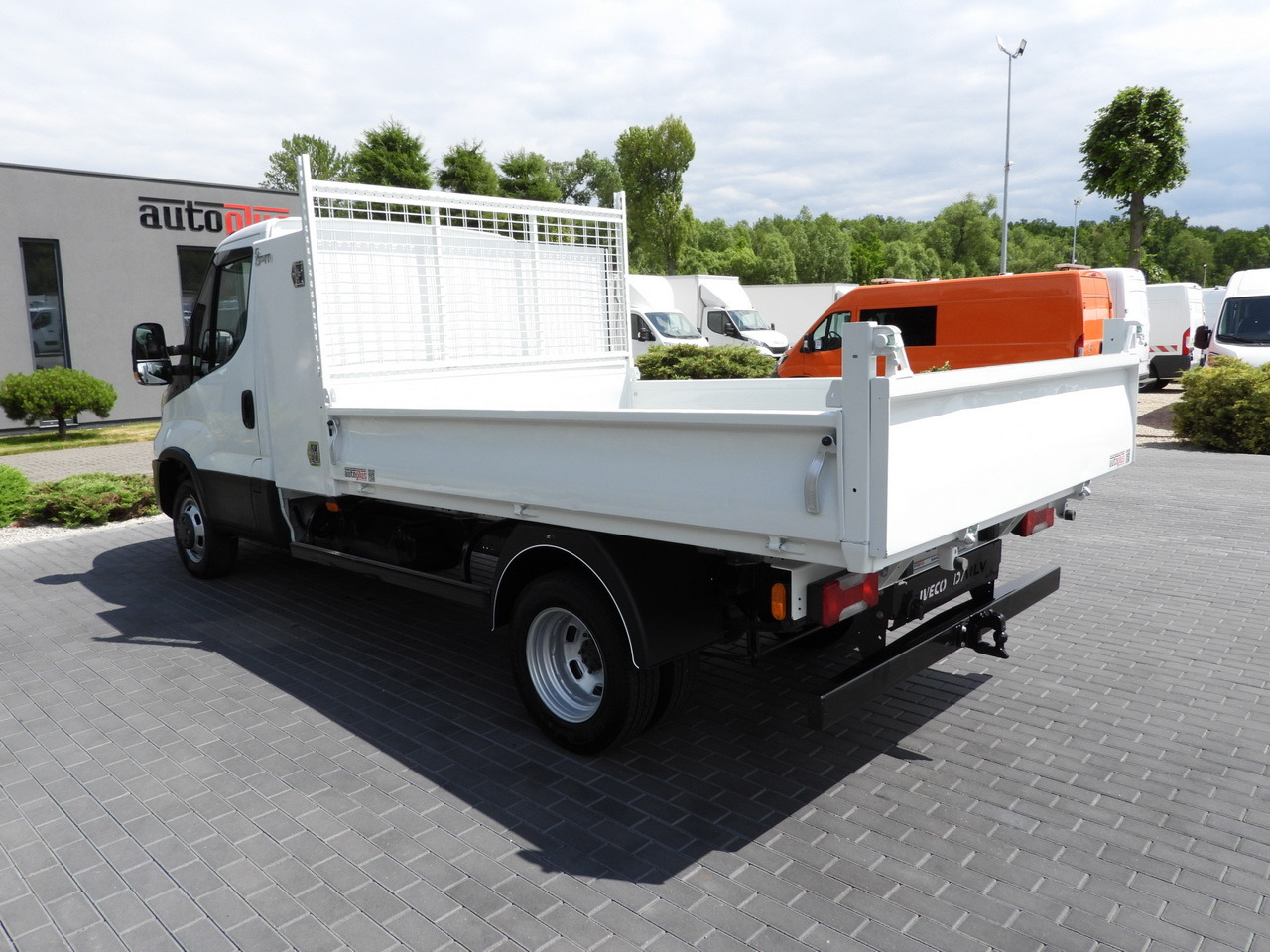 Малотоннажный самосвал IVECO DAILY 35C16 TIPPER CRUISE CONTROL TWIN WHEELS AIR CONDITIONING  160HP: фото 9