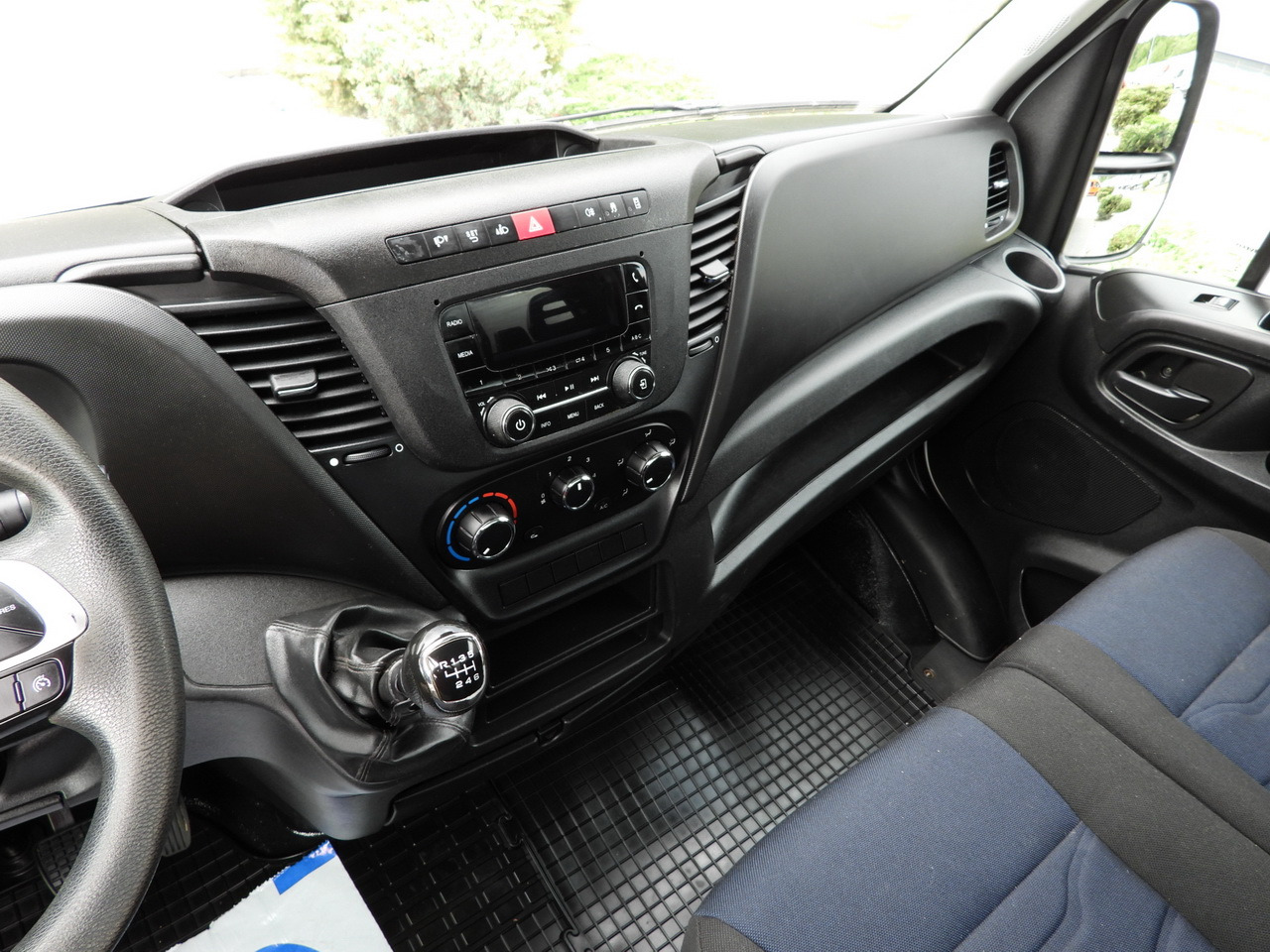Малотоннажный самосвал IVECO DAILY 35C16 TIPPER CRUISE CONTROL TWIN WHEELS AIR CONDITIONING  160HP: фото 30