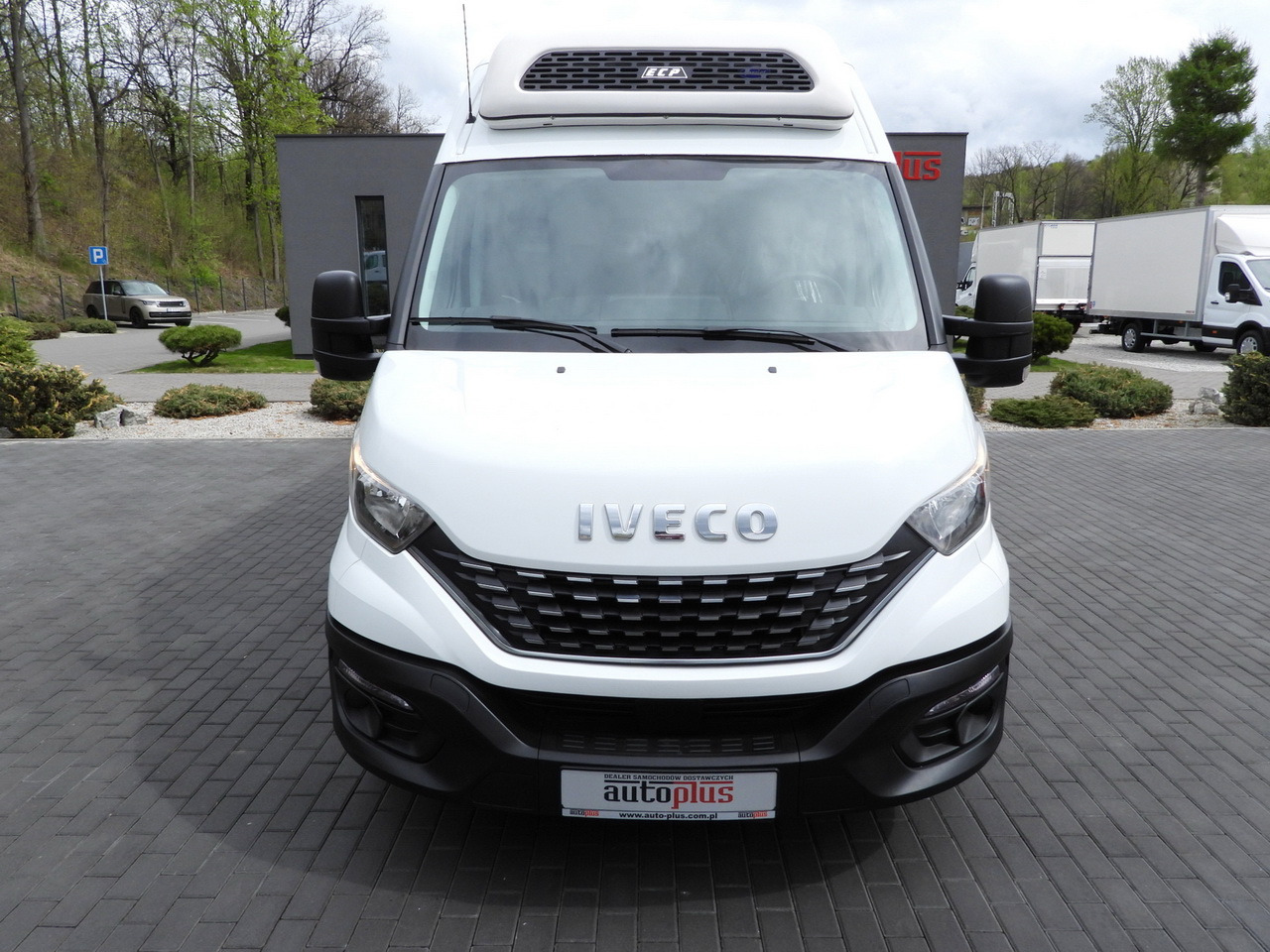 IVECO DAILY 35S14 REFRIGERATOR VAN 0*C POWER SUPPLY 230V CRUISE CONTROL AUTOMATIC TRANSMISSION HI-MATIC AIR CONDITIONING 140HP - Малотоннажный рефрижератор: фото 5 IVECO DAILY 35S14 REFRIGERATOR VAN 0*C POWER SUPPLY 230V CRUISE CONTROL AUTOMATIC TRANSMISSION HI-MATIC AIR CONDITIONING 140HP - Малотоннажный рефрижератор: фото 5