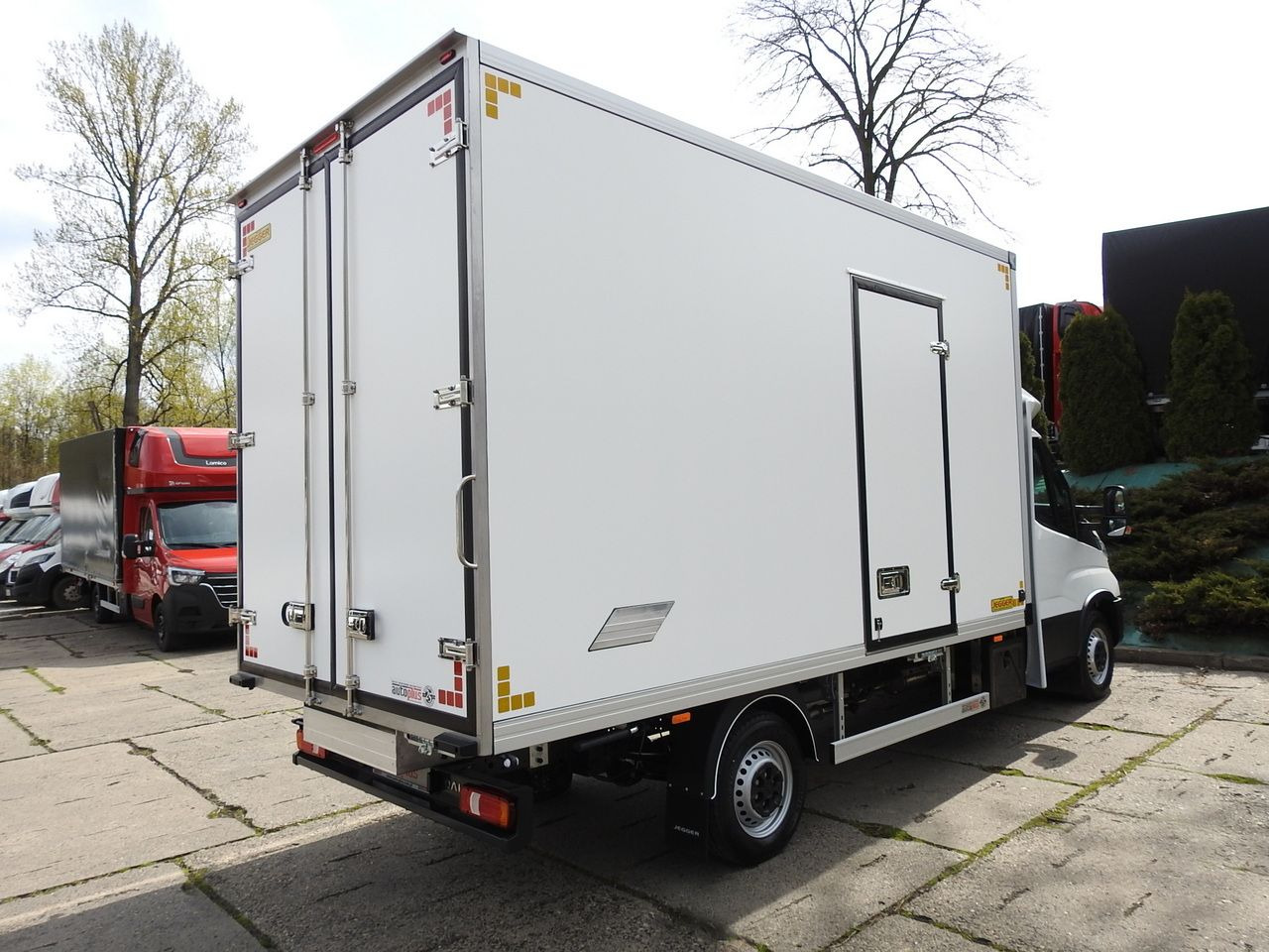 Новый Малотоннажный рефрижератор IVECO DAILY 35S16 NEW REGRIGERATOR BOX -10*C 8 PALLETS HEATING FUNCTION POWER SUPPLY 230V CRUISE CONTROL AIR CONDITIONING 160HP: фото 14