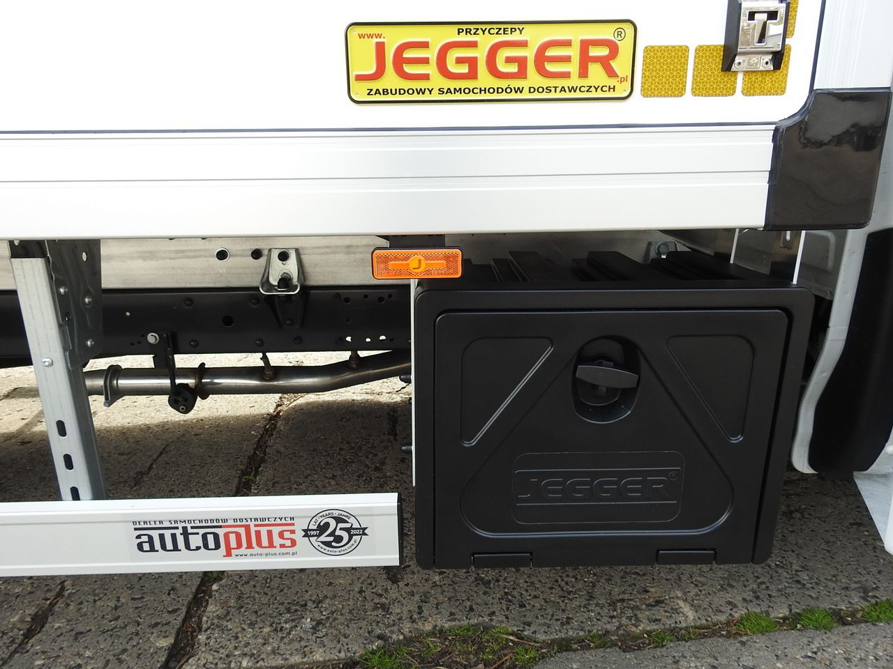 Новый Малотоннажный рефрижератор IVECO DAILY 35S16 NEW REGRIGERATOR BOX -10*C 8 PALLETS HEATING FUNCTION POWER SUPPLY 230V CRUISE CONTROL AIR CONDITIONING 160HP: фото 25