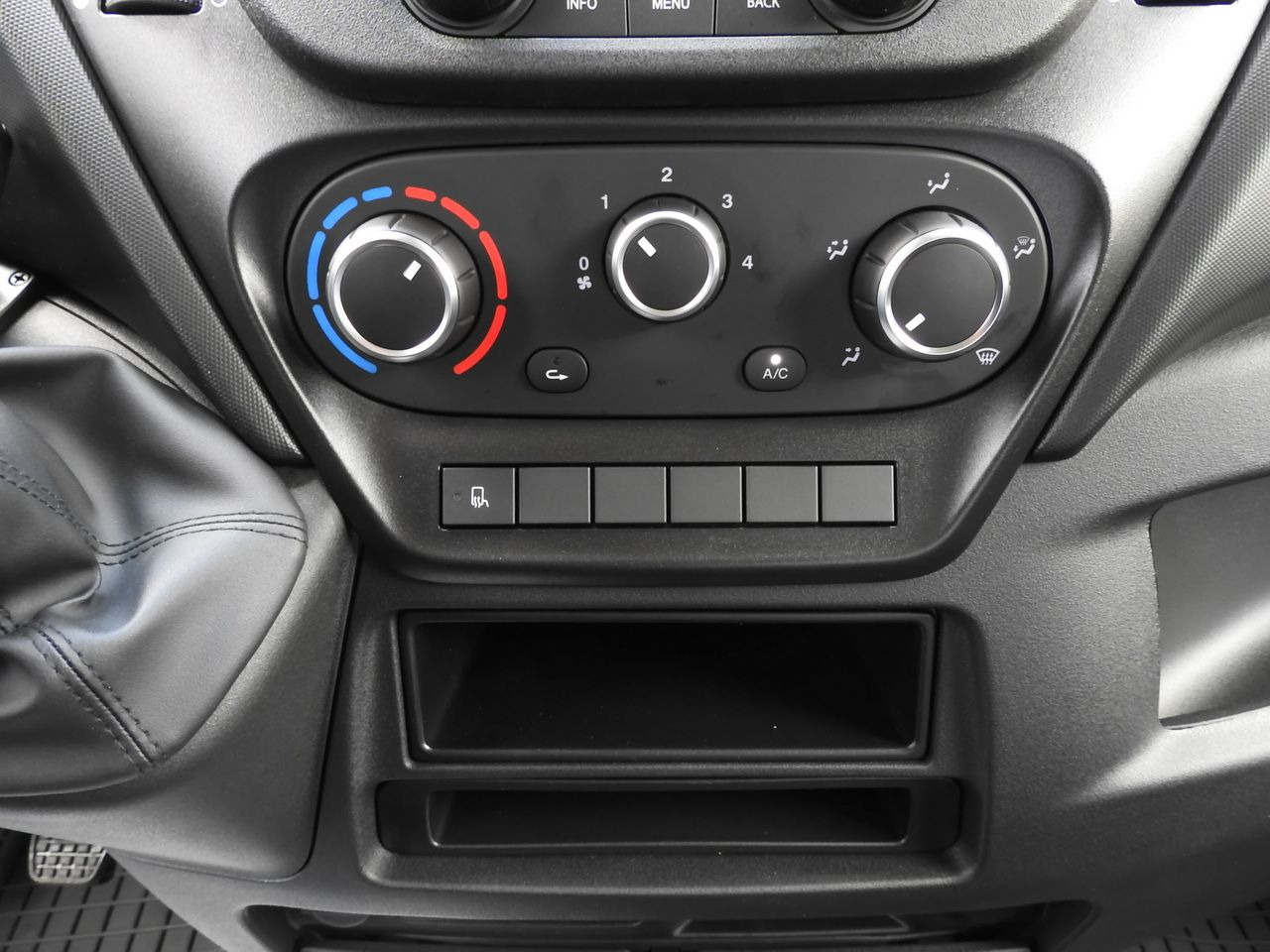 Новый Малотоннажный рефрижератор IVECO DAILY 35S16 NEW REGRIGERATOR BOX -10*C 8 PALLETS HEATING FUNCTION POWER SUPPLY 230V CRUISE CONTROL AIR CONDITIONING 160HP: фото 41