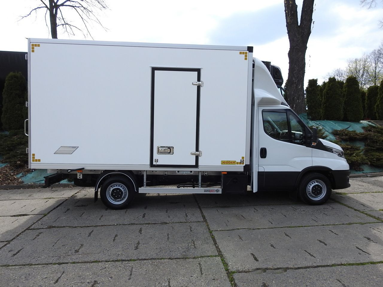 Новый Малотоннажный рефрижератор IVECO DAILY 35S16 NEW REGRIGERATOR BOX -10*C 8 PALLETS HEATING FUNCTION POWER SUPPLY 230V CRUISE CONTROL AIR CONDITIONING 160HP: фото 7
