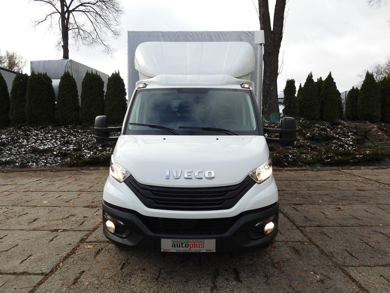 Новый Тентованный фургон IVECO DAILY 35S16 NEW TARPAULIN LIFT 8 PALLETS CRUISE CONTROL AIR CONDITIONING  160HP: фото 5