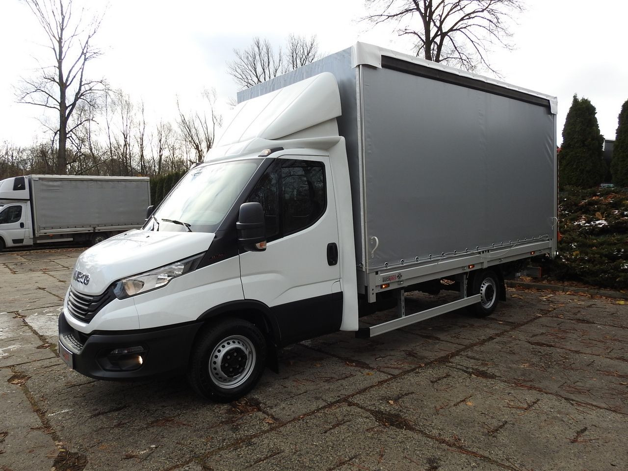 Новый Тентованный фургон IVECO DAILY 35S16 NEW TARPAULIN LIFT 8 PALLETS CRUISE CONTROL AIR CONDITIONING  160HP: фото 6