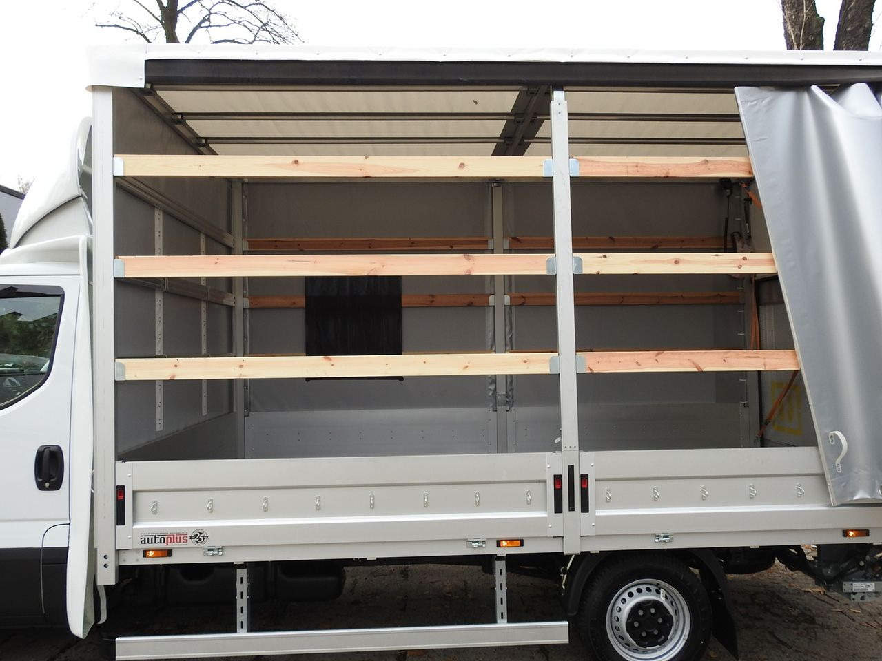 Новый Тентованный фургон IVECO DAILY 35S16 NEW TARPAULIN LIFT 8 PALLETS CRUISE CONTROL AIR CONDITIONING  160HP: фото 31