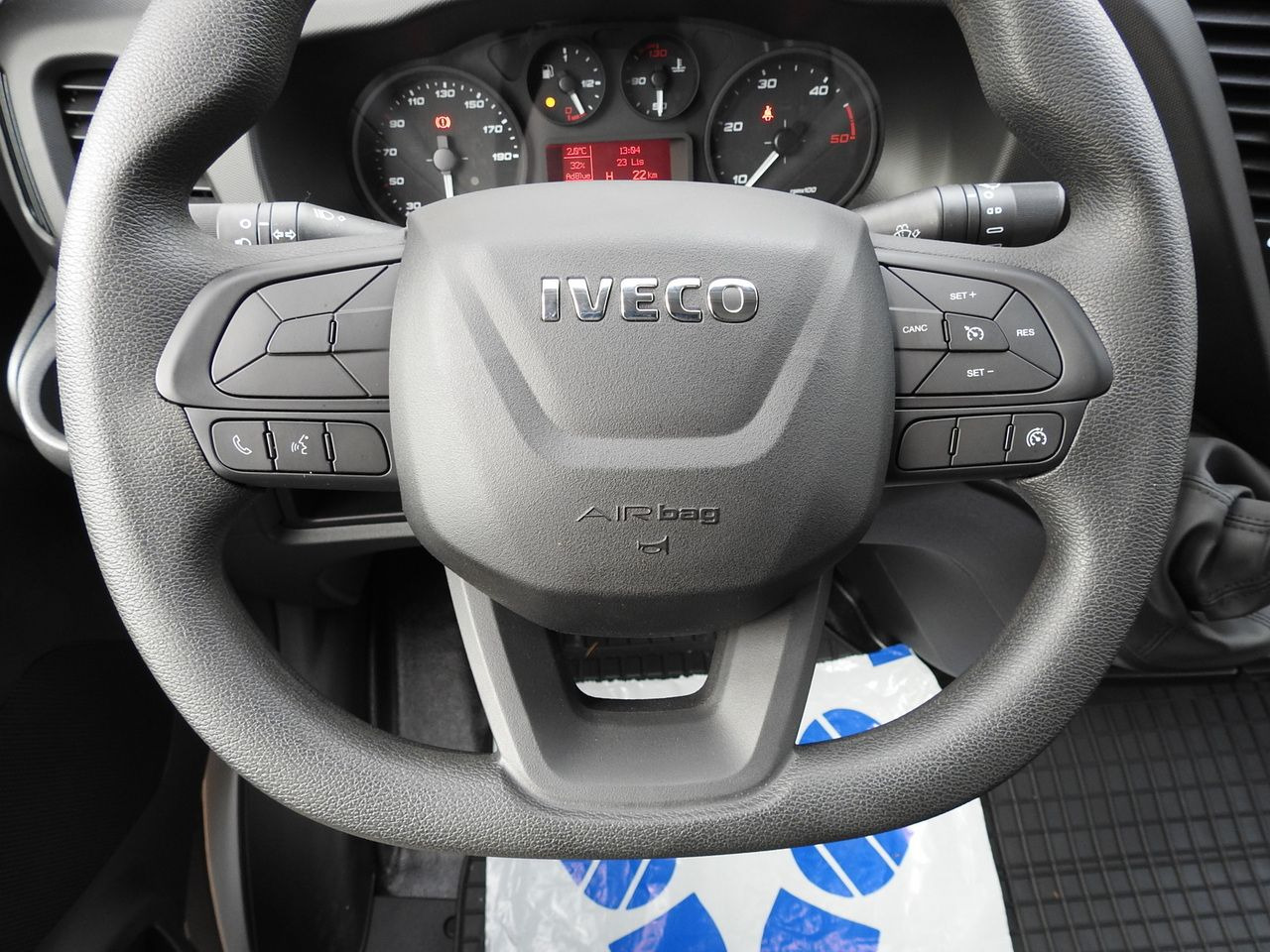 Новый Тентованный фургон IVECO DAILY 35S16 NEW TARPAULIN LIFT 8 PALLETS CRUISE CONTROL AIR CONDITIONING  160HP: фото 38