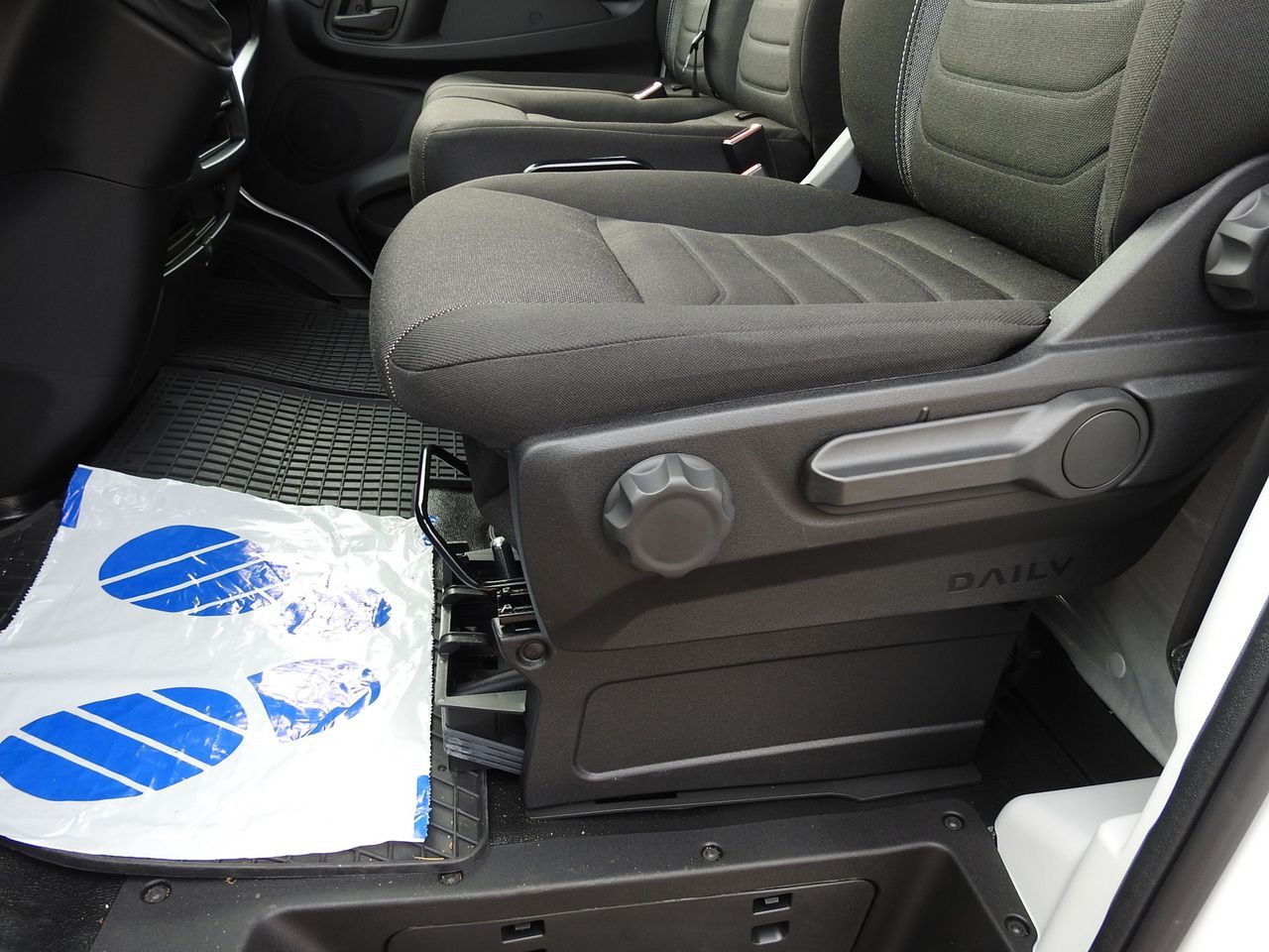 Новый Тентованный фургон IVECO DAILY 35S16 NEW TARPAULIN LIFT 8 PALLETS CRUISE CONTROL AIR CONDITIONING  160HP: фото 35