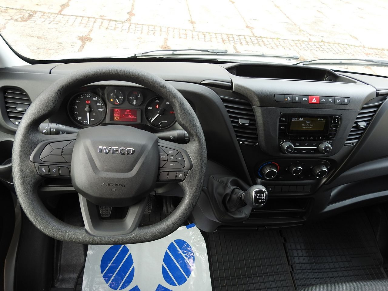 Новый Тентованный фургон IVECO DAILY 35S16 NEW TARPAULIN LIFT 8 PALLETS CRUISE CONTROL AIR CONDITIONING  160HP: фото 37