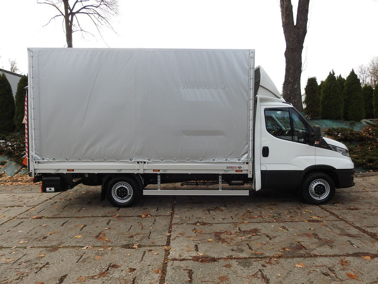 Новый Тентованный фургон IVECO DAILY 35S16 NEW TARPAULIN LIFT 8 PALLETS CRUISE CONTROL AIR CONDITIONING  160HP: фото 9