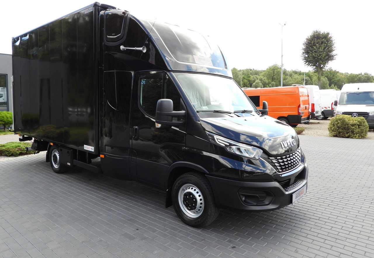 IVECO DAILY 35S18 BOX LIFT 8 PALLETS WEBASTO CRUISE CONTROL NAVIGATION LED LIGHTS PNEUMATICS AIR CONDITIONING 180HP - Малотоннажный фургон: фото 4 IVECO DAILY 35S18 BOX LIFT 8 PALLETS WEBASTO CRUISE CONTROL NAVIGATION LED LIGHTS PNEUMATICS AIR CONDITIONING 180HP - Малотоннажный фургон: фото 4