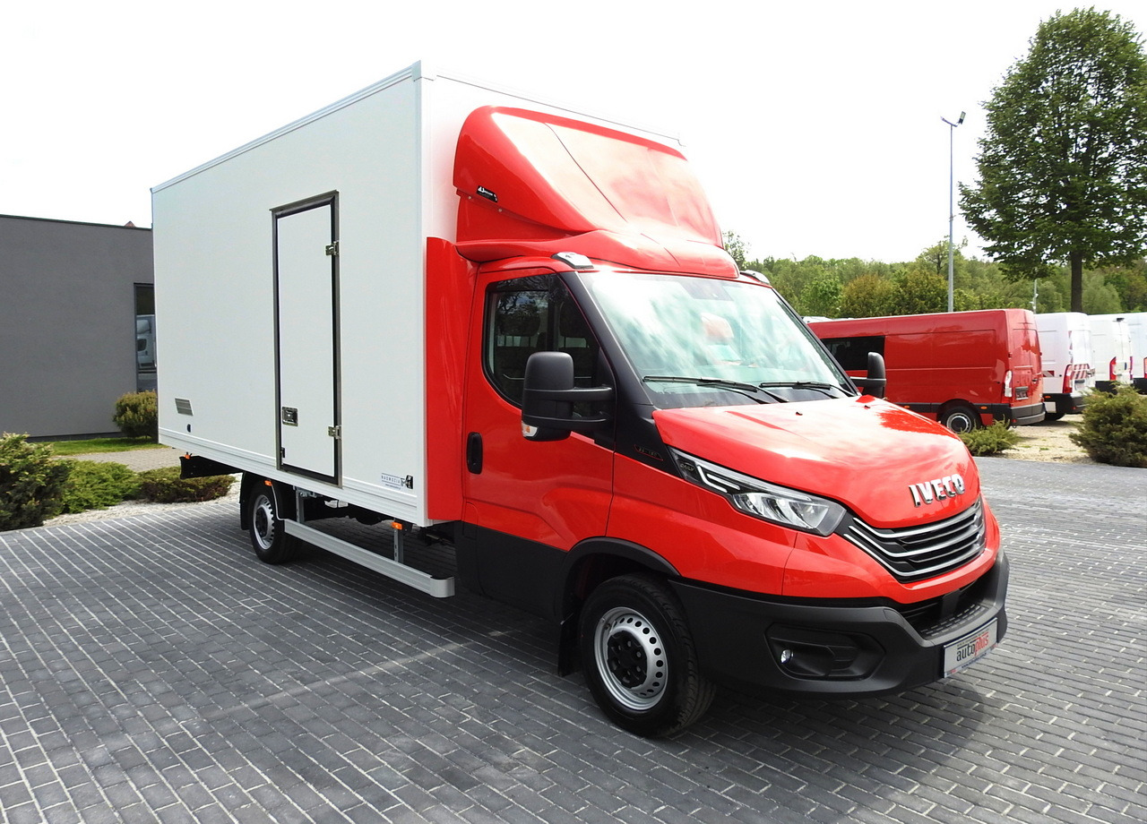 IVECO DAILY 35S18 NEW BOX 10 PALLETS CRUISE CONTROL NAVIGATION AIR CONDITIONING LED LIGHTS GUARANTEE 180HP - Малотоннажный фургон: фото 4 IVECO DAILY 35S18 NEW BOX 10 PALLETS CRUISE CONTROL NAVIGATION AIR CONDITIONING LED LIGHTS GUARANTEE 180HP - Малотоннажный фургон: фото 4