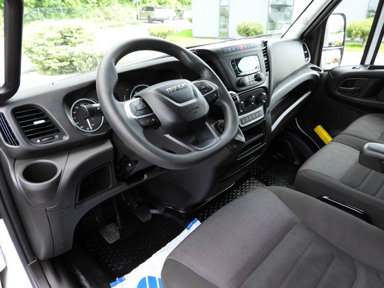 IVECO DAILY 35S18 TARPAULIN 10 PALLETS CRUISE CONTROL LED LIGHTS AIR CONDITIONING 180HP - Тентованный фургон: фото 2 IVECO DAILY 35S18 TARPAULIN 10 PALLETS CRUISE CONTROL LED LIGHTS AIR CONDITIONING 180HP - Тентованный фургон: фото 2