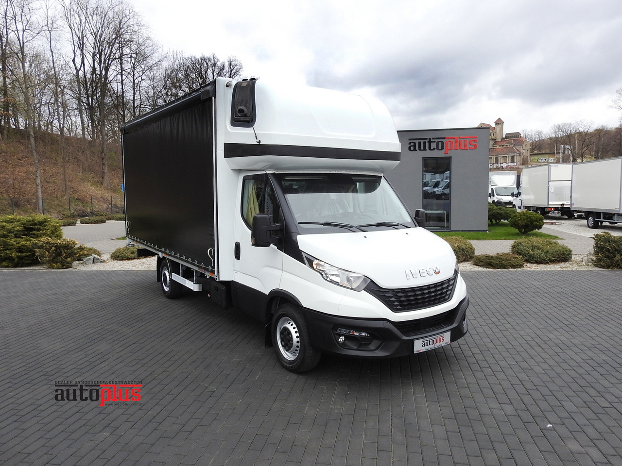IVECO DAILY 35S18 TARPAULIN 10 PALLETS WEBASTO CRUISE CONTROL AIR CONDITIONING 180HP - Тентованный фургон: фото 1 IVECO DAILY 35S18 TARPAULIN 10 PALLETS WEBASTO CRUISE CONTROL AIR CONDITIONING 180HP - Тентованный фургон: фото 1