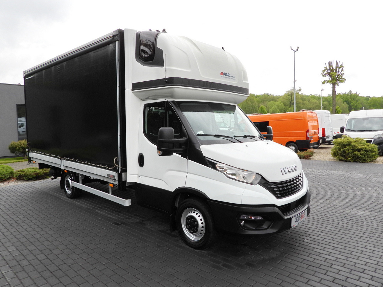 IVECO DAILY 35S18 TARPAULIN 10 PALLETS WEBASTO CRUISE CONTROL AIR CONDITIONING 180HP - Тентованный фургон: фото 4 IVECO DAILY 35S18 TARPAULIN 10 PALLETS WEBASTO CRUISE CONTROL AIR CONDITIONING 180HP - Тентованный фургон: фото 4