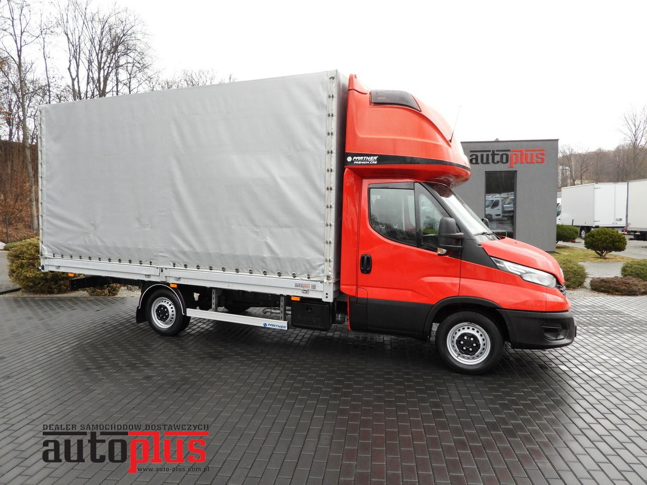 IVECO DAILY 35S18 TARPAULIN 10 PALLETS WEBASTO CRUISE CONTROL LED LIGHTS AIR CONDITIONING 180HP - Тентованный фургон: фото 1 IVECO DAILY 35S18 TARPAULIN 10 PALLETS WEBASTO CRUISE CONTROL LED LIGHTS AIR CONDITIONING 180HP - Тентованный фургон: фото 1