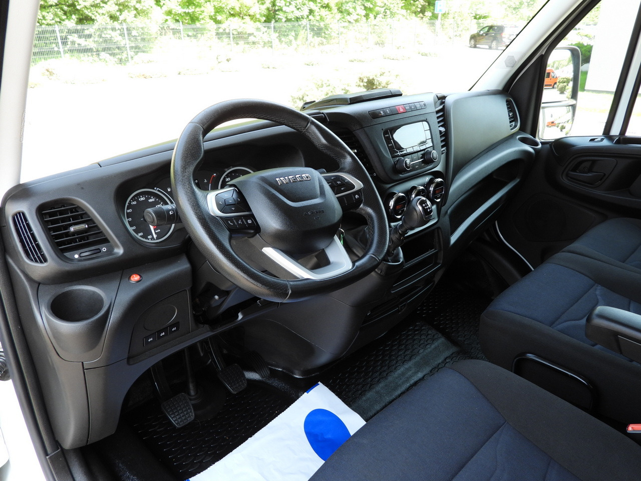 IVECO DAILY 35S18 TARPAULIN 10 PALLETS WEBASTO CRUISE CONTROL LED LIGHTS PNEUMATICS AIR CONDITIONING 180HP - Тентованный фургон: фото 2 IVECO DAILY 35S18 TARPAULIN 10 PALLETS WEBASTO CRUISE CONTROL LED LIGHTS PNEUMATICS AIR CONDITIONING 180HP - Тентованный фургон: фото 2
