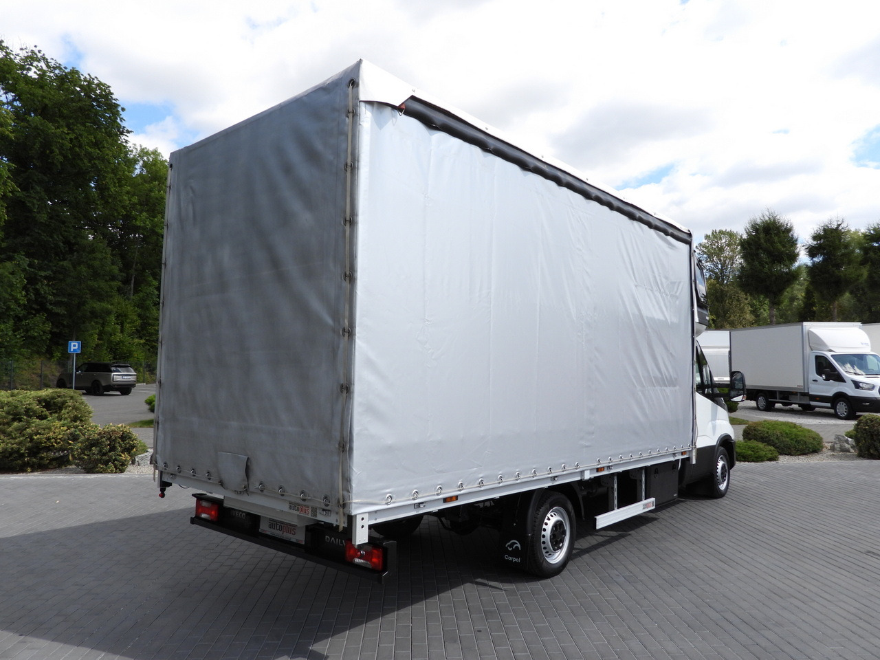 IVECO DAILY 35S18 TARPAULIN 10 PALLETS WEBASTO CRUISE CONTROL NAVIGATION LED LIGHTS AIR CONDITIONING 180HP - Тентованный фургон: фото 3 IVECO DAILY 35S18 TARPAULIN 10 PALLETS WEBASTO CRUISE CONTROL NAVIGATION LED LIGHTS AIR CONDITIONING 180HP - Тентованный фургон: фото 3