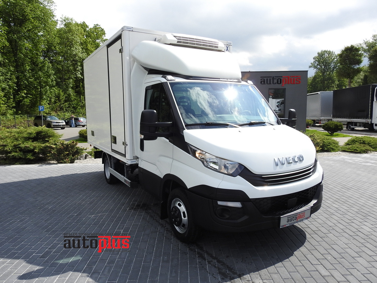 IVECO DAILY 50C15  REGRIGERATOR BOX -5*C POWER SUPPLY 230V AIR CONDITIONING TWIN WHEELS  150HP - Малотоннажный рефрижератор: фото 1 IVECO DAILY 50C15  REGRIGERATOR BOX -5*C POWER SUPPLY 230V AIR CONDITIONING TWIN WHEELS  150HP - Малотоннажный рефрижератор: фото 1
