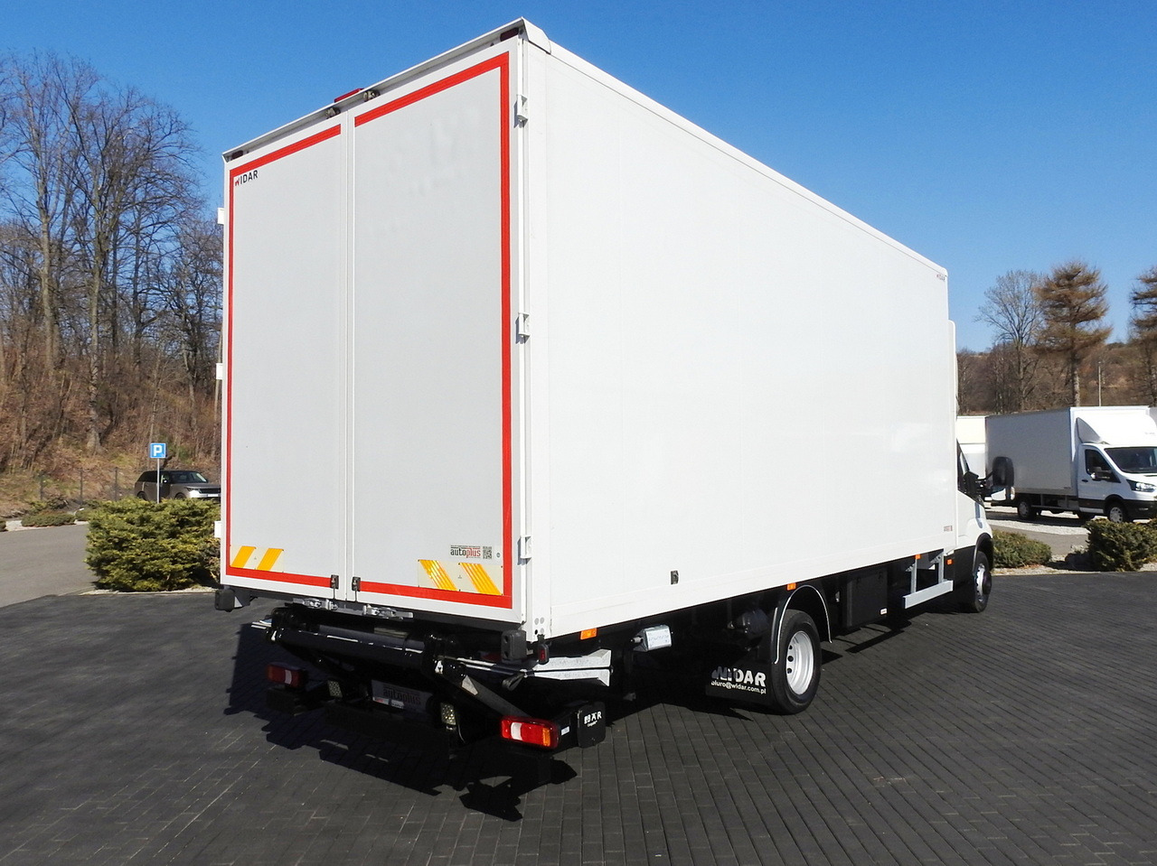IVECO DAILY 70C18 BOX LIFT 14 PALLETS WEBASTO CRUISE CONTROL NAVIGATION LED LIGHTS TWIN WHEELS AIR CONDITIONING 180HP - Малотоннажный фургон: фото 3 IVECO DAILY 70C18 BOX LIFT 14 PALLETS WEBASTO CRUISE CONTROL NAVIGATION LED LIGHTS TWIN WHEELS AIR CONDITIONING 180HP - Малотоннажный фургон: фото 3