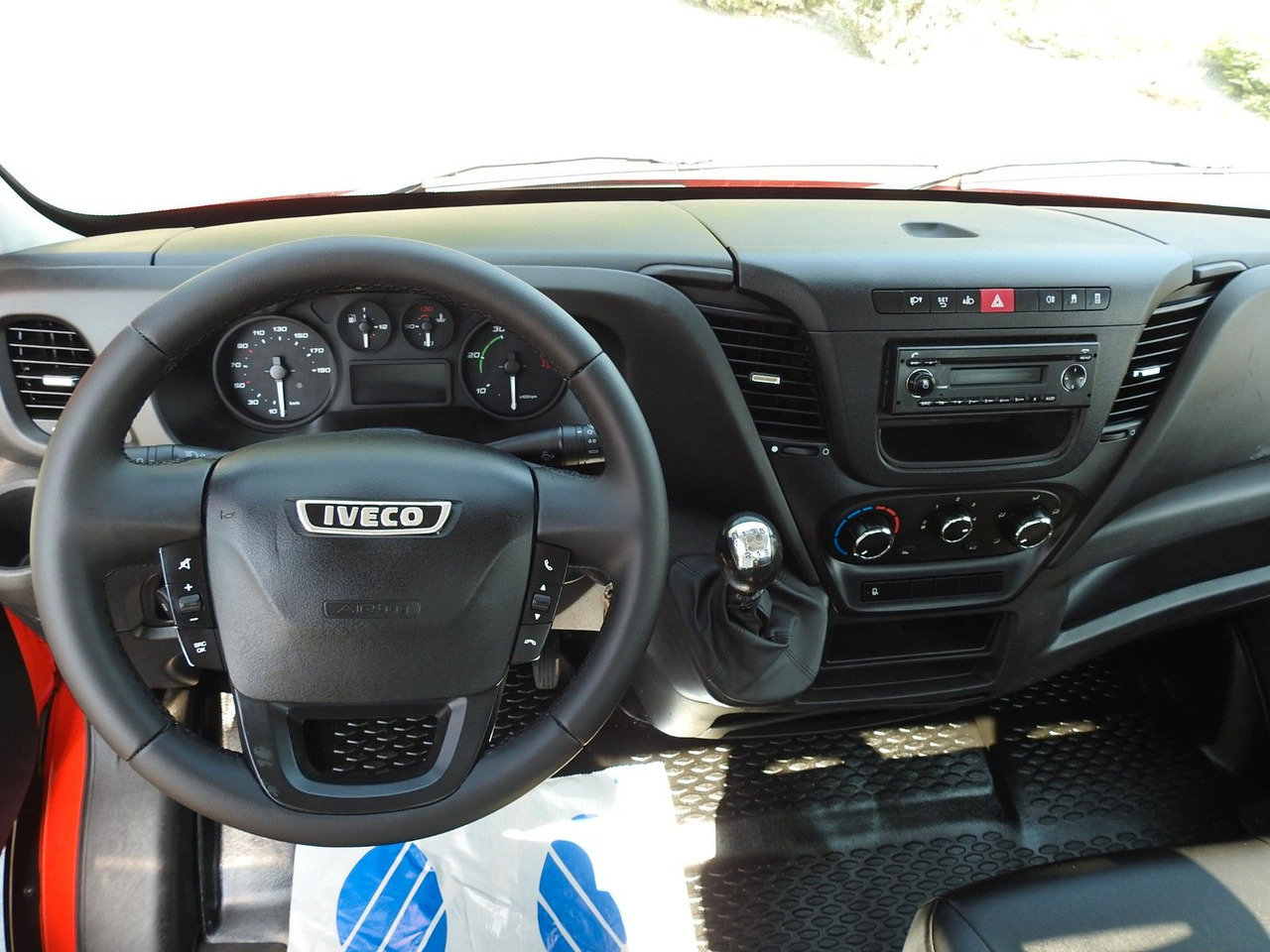 Малотоннажный самосвал Iveco DAILY 35C13 KIPPER TEMPOMAT A/C ZWILLINGSRÄDER: фото 24