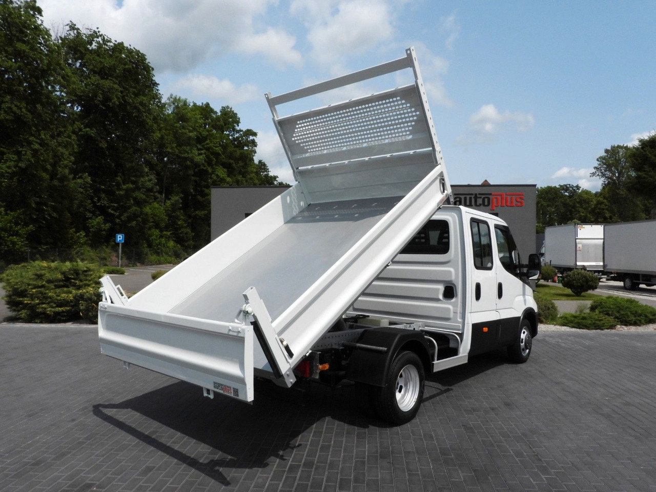 Iveco DAILY 35C14 KIPPER DOPPELKABINE DOKA 6 SITZE A/C - Малотоннажный самосвал, Грузопассажирский фургон: фото 3 Iveco DAILY 35C14 KIPPER DOPPELKABINE DOKA 6 SITZE A/C - Малотоннажный самосвал, Грузопассажирский фургон: фото 3