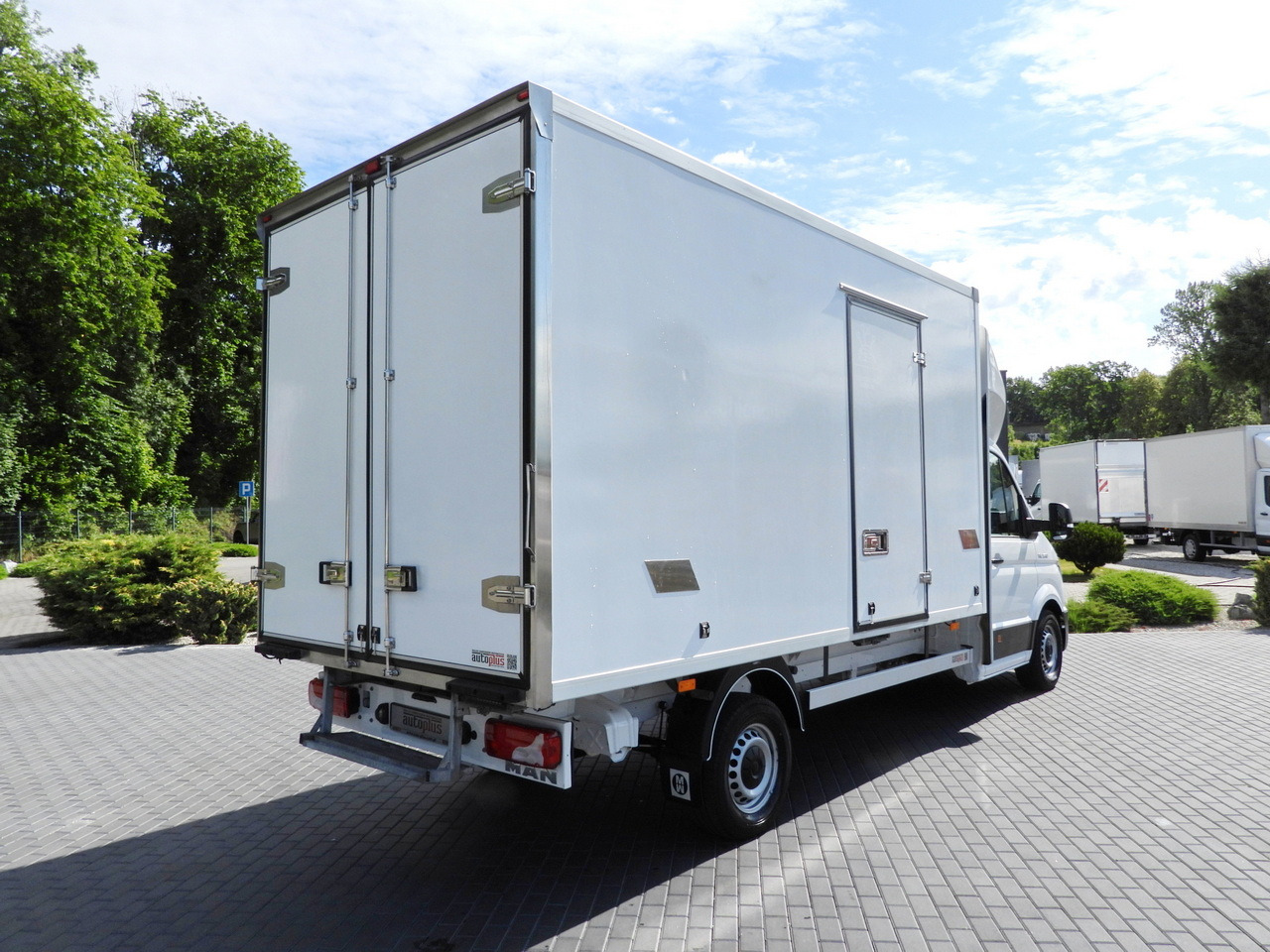 MAN TGE 3.140 REGRIGERATOR BOX -1*C 8 PALLETS HEATING FUNCTION CRUISE CONTROL PNEUMATICS AIR CONDITIONING 140HP - Малотоннажный рефрижератор: фото 3 MAN TGE 3.140 REGRIGERATOR BOX -1*C 8 PALLETS HEATING FUNCTION CRUISE CONTROL PNEUMATICS AIR CONDITIONING 140HP - Малотоннажный рефрижератор: фото 3