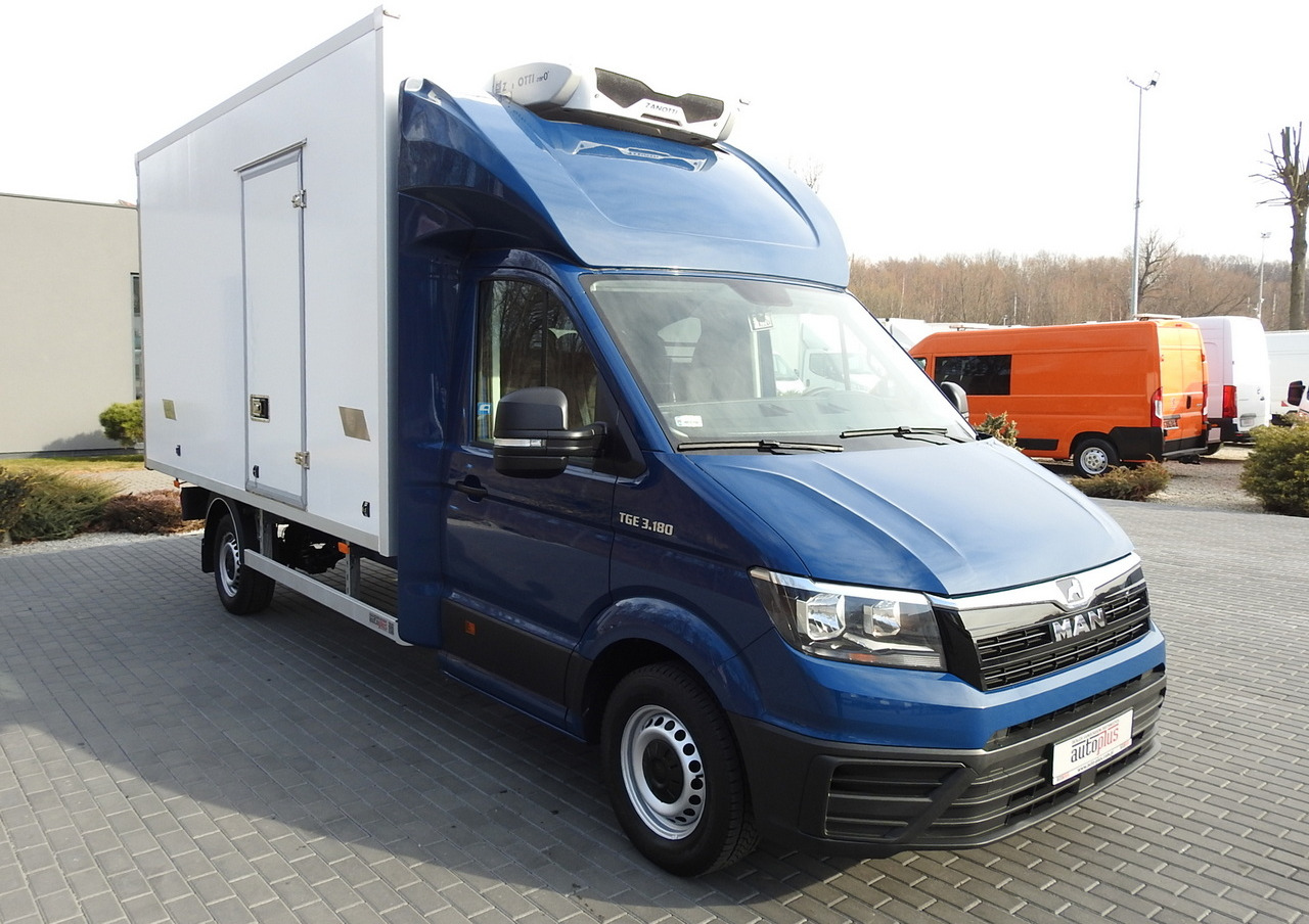 MAN TGE 3.180 REGRIGERATOR BOX -5*C 8 PALLETS HEATING FUNCTION CRUISE CONTROL PNEUMATICS AIR CONDITIONING 180HP - Малотоннажный рефрижератор: фото 4 MAN TGE 3.180 REGRIGERATOR BOX -5*C 8 PALLETS HEATING FUNCTION CRUISE CONTROL PNEUMATICS AIR CONDITIONING 180HP - Малотоннажный рефрижератор: фото 4