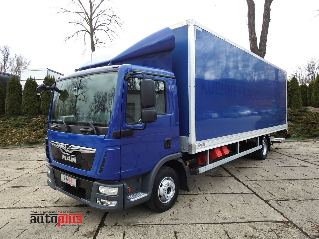 MAN TGL 12.220 BOX LIFT 18 PALLETS CRUISE CONTROLAIR CONDITIONING PNEUMATICS AUTOMATIC TWIN WHEELS 220HP - Грузовик с закрытым кузовом: фото 1 MAN TGL 12.220 BOX LIFT 18 PALLETS CRUISE CONTROLAIR CONDITIONING PNEUMATICS AUTOMATIC TWIN WHEELS 220HP - Грузовик с закрытым кузовом: фото 1