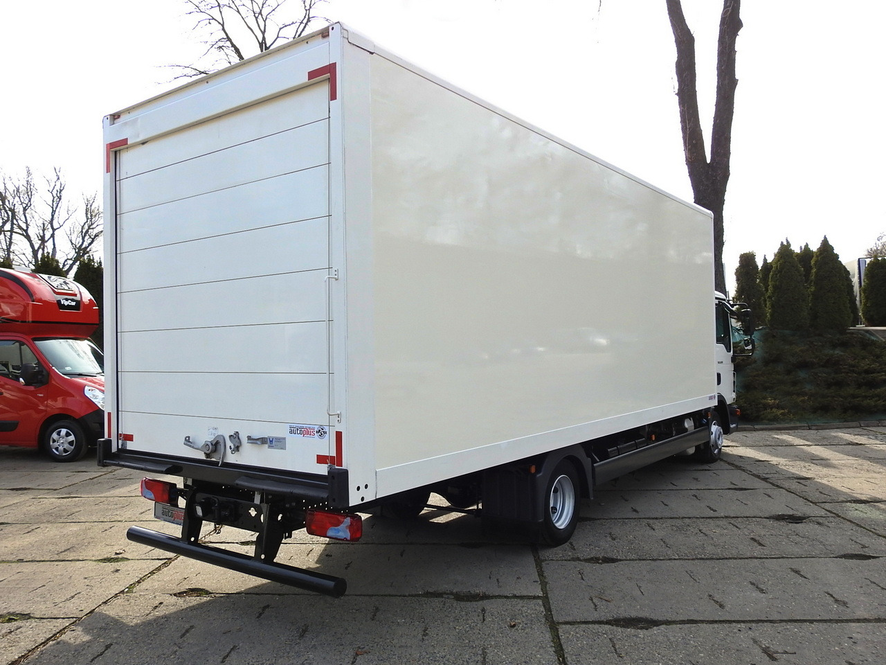 MAN TGL 8.18 BOX 16 PALLETS CRUISE CONTROL TWIN WHEELS 180HP - Грузовик с закрытым кузовом: фото 3 MAN TGL 8.18 BOX 16 PALLETS CRUISE CONTROL TWIN WHEELS 180HP - Грузовик с закрытым кузовом: фото 3