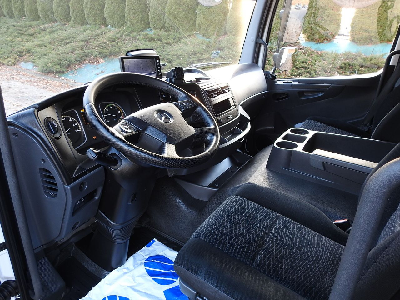 MERCEDES ATEGO 12.24 REGRIGERATOR BOX -10*C LIFT 16 PALLETS HEATING FUNCTION WEBASTO CRUISE CONTROL PNEUMATICS AIR CONDITIONING 240HP - Рефрижератор: фото 2 MERCEDES ATEGO 12.24 REGRIGERATOR BOX -10*C LIFT 16 PALLETS HEATING FUNCTION WEBASTO CRUISE CONTROL PNEUMATICS AIR CONDITIONING 240HP - Рефрижератор: фото 2