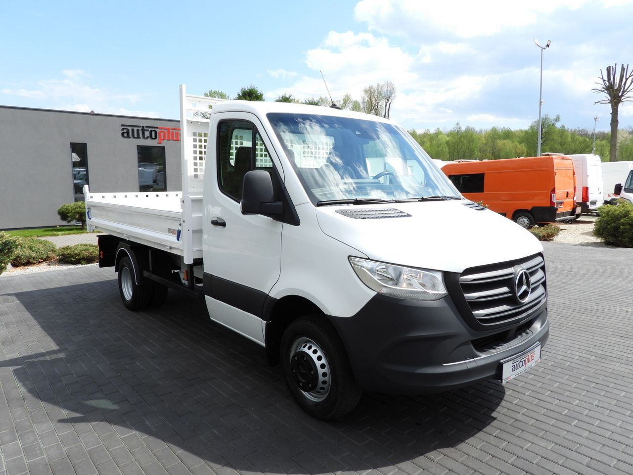 MERCEDES SPRINTER 514 TIPPER CRUISE CONTROL TWIN WHEELS AIR CONDITIONING 140HP - Малотоннажный самосвал: фото 4 MERCEDES SPRINTER 514 TIPPER CRUISE CONTROL TWIN WHEELS AIR CONDITIONING 140HP - Малотоннажный самосвал: фото 4