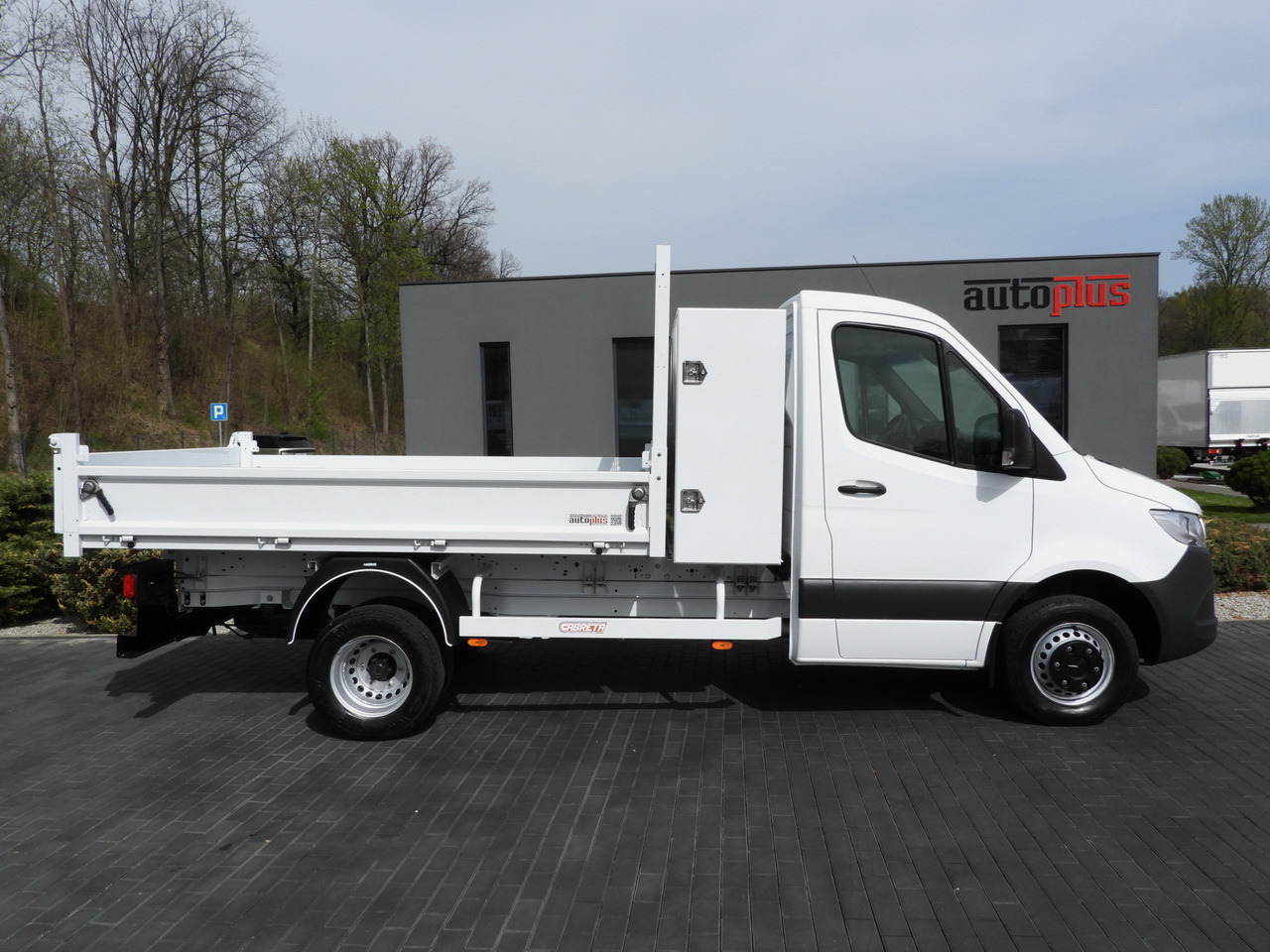 Малотоннажный самосвал MERCEDES SPRINTER 516 TIPPER CRUISE CONTROL TWIN WHEELS AIR CONDITIONING  160HP: фото 7