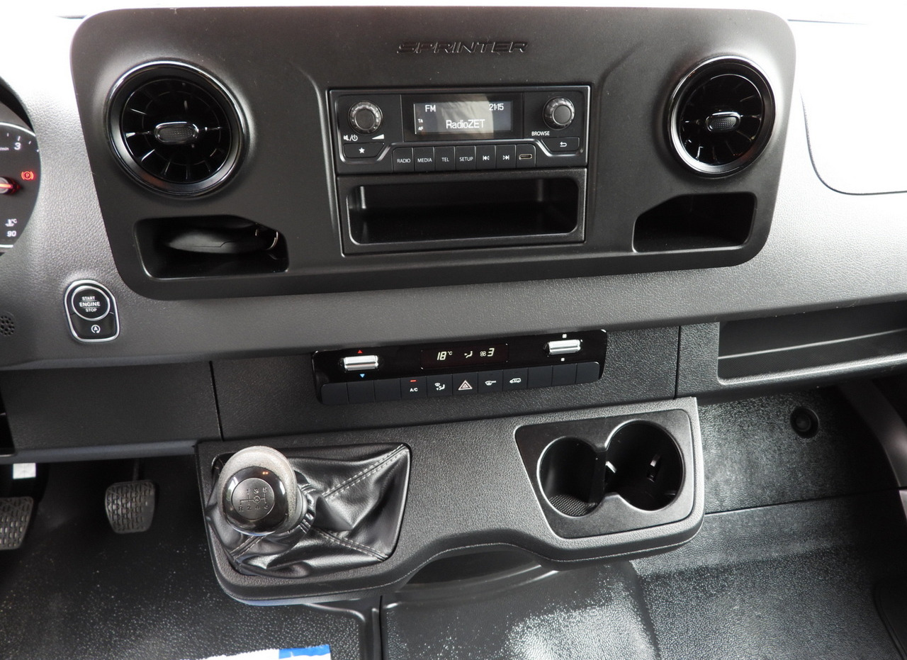 Тентованный фургон MERCEDES SPRINTER 519 TARPAULIN 8 PALLETS WEBASTO CRUISE CONTROL TWIN WHEELS AIR CONDITIONING 190HP: фото 38 Тентованный фургон MERCEDES SPRINTER 519 TARPAULIN 8 PALLETS WEBASTO CRUISE CONTROL TWIN WHEELS AIR CONDITIONING 190HP: фото 38