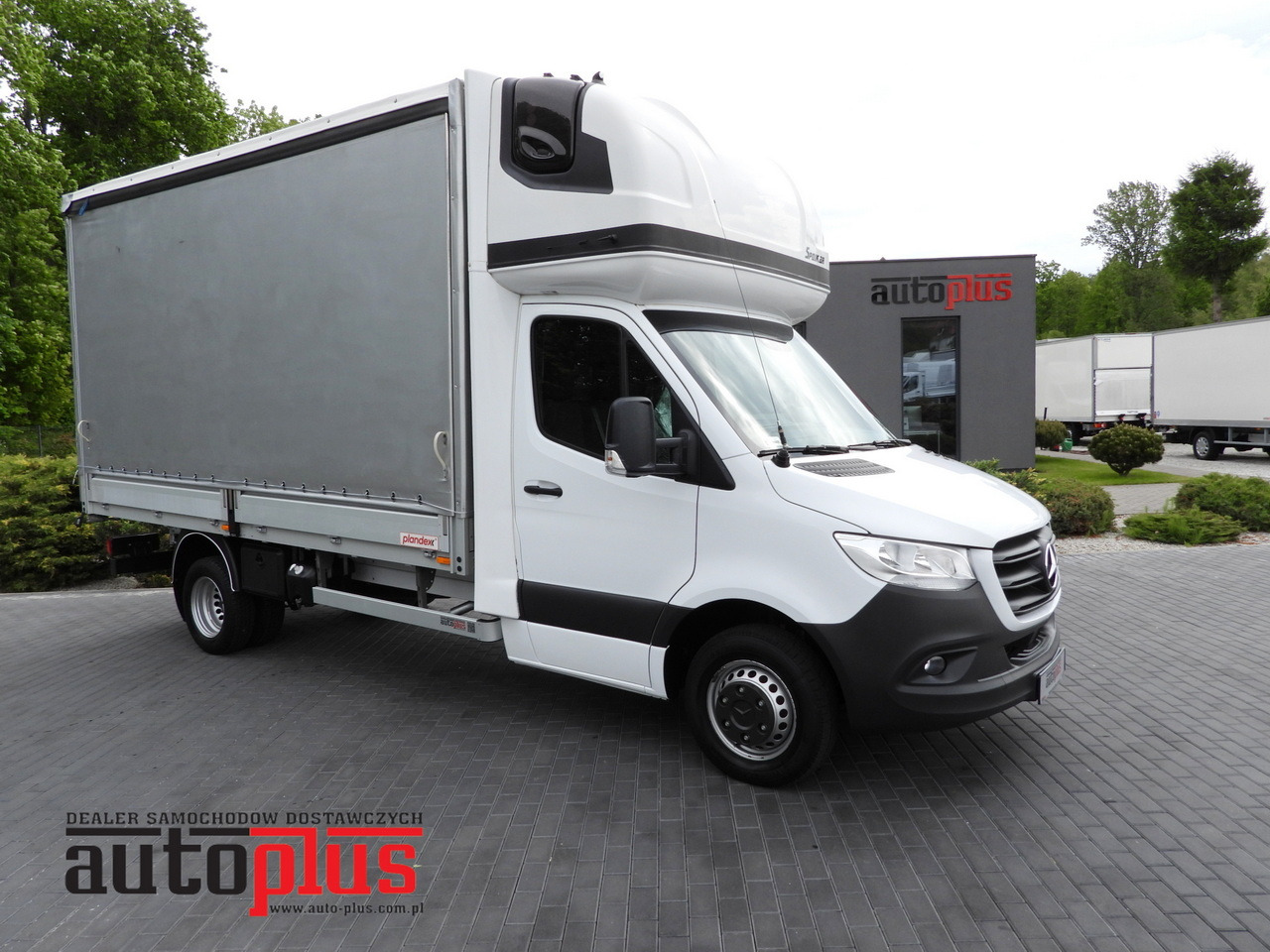 MERCEDES SPRINTER 519  TARPAULIN 8 PALLETS WEBASTO CRUISE CONTROL TWIN WHEELS AIR CONDITIONING  190HP - Тентованный фургон: фото 1 MERCEDES SPRINTER 519  TARPAULIN 8 PALLETS WEBASTO CRUISE CONTROL TWIN WHEELS AIR CONDITIONING  190HP - Тентованный фургон: фото 1